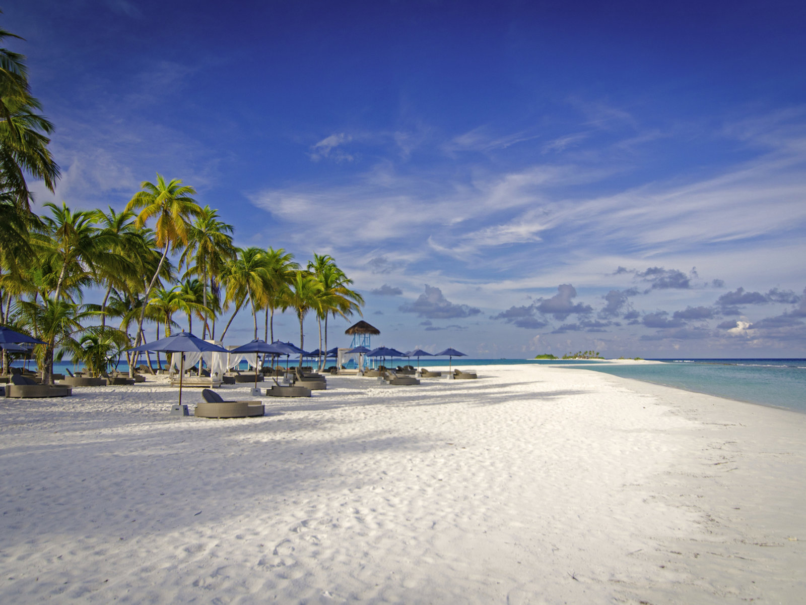 003 - Finolhu Resort.jpg