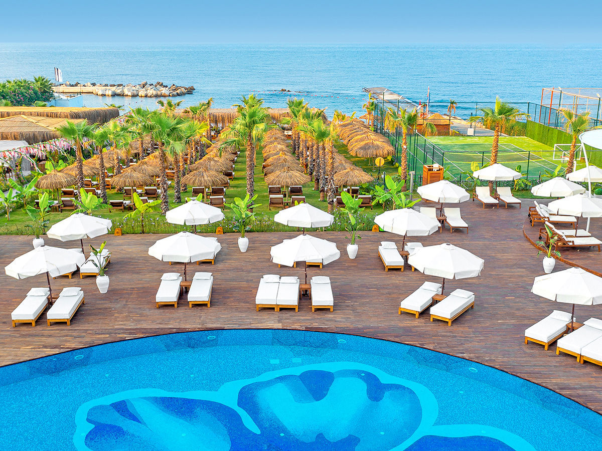 008 - Rubi Platinum Sign.jpg