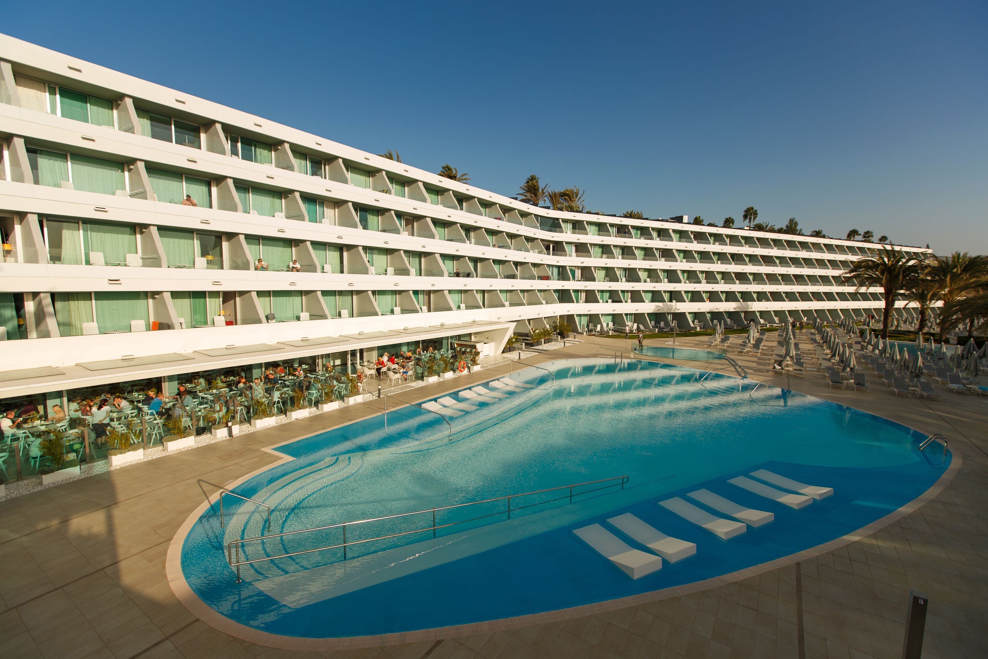 78587560 - Santa Monica Suites Hotel.jpg
