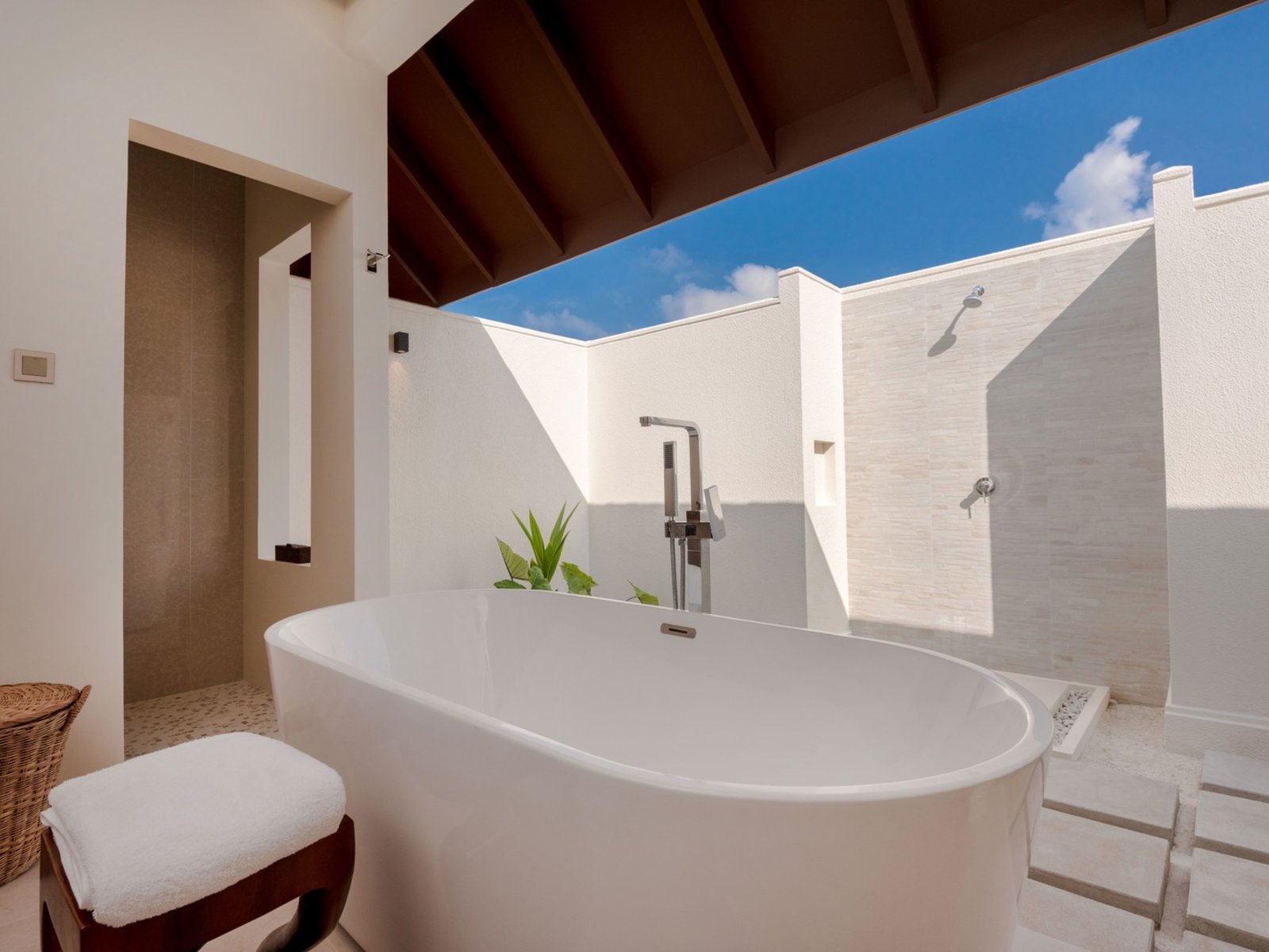 025 - VARU by Atmosphere.jpg