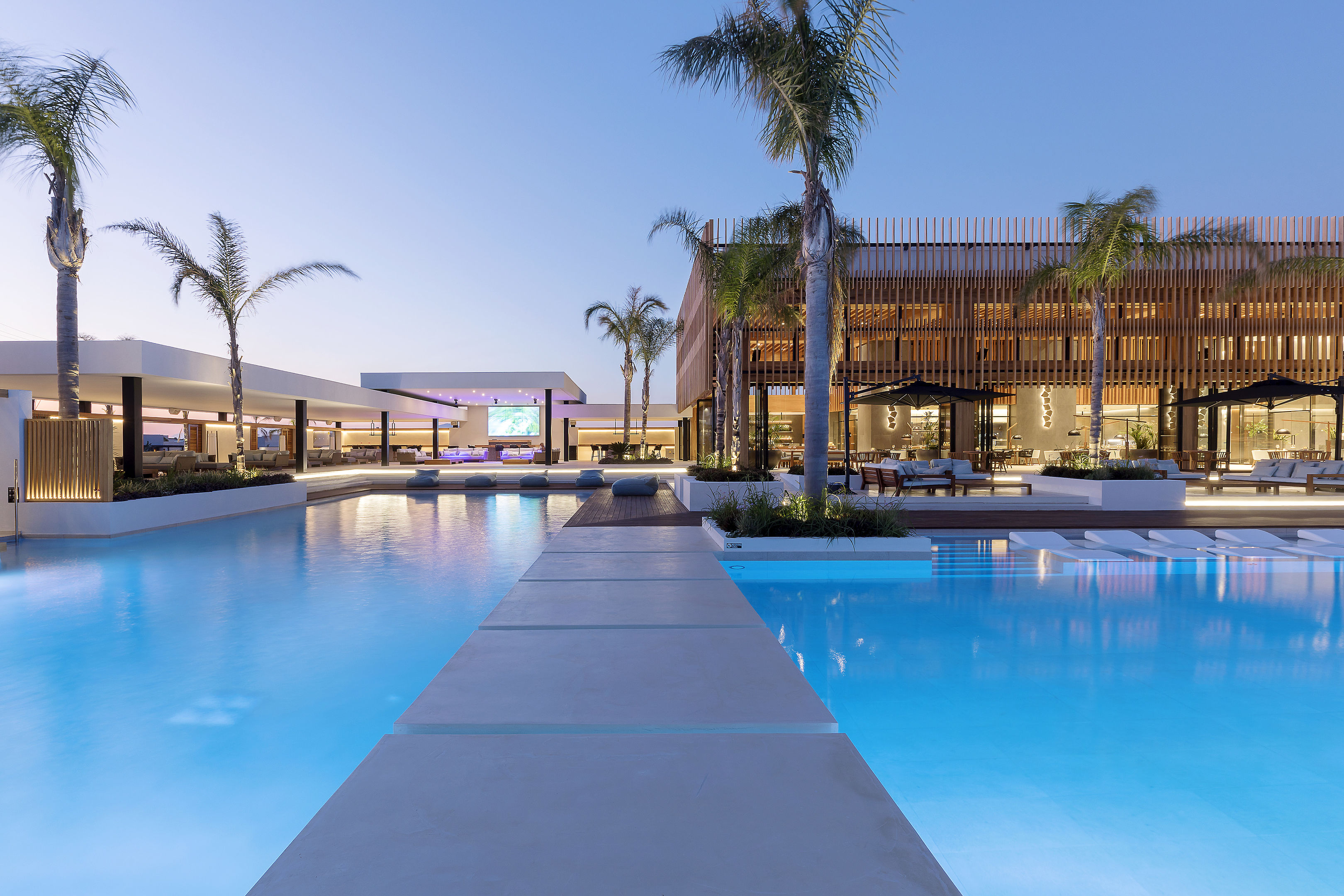 030 - D´Andrea Lagoon All-Suites .jpg