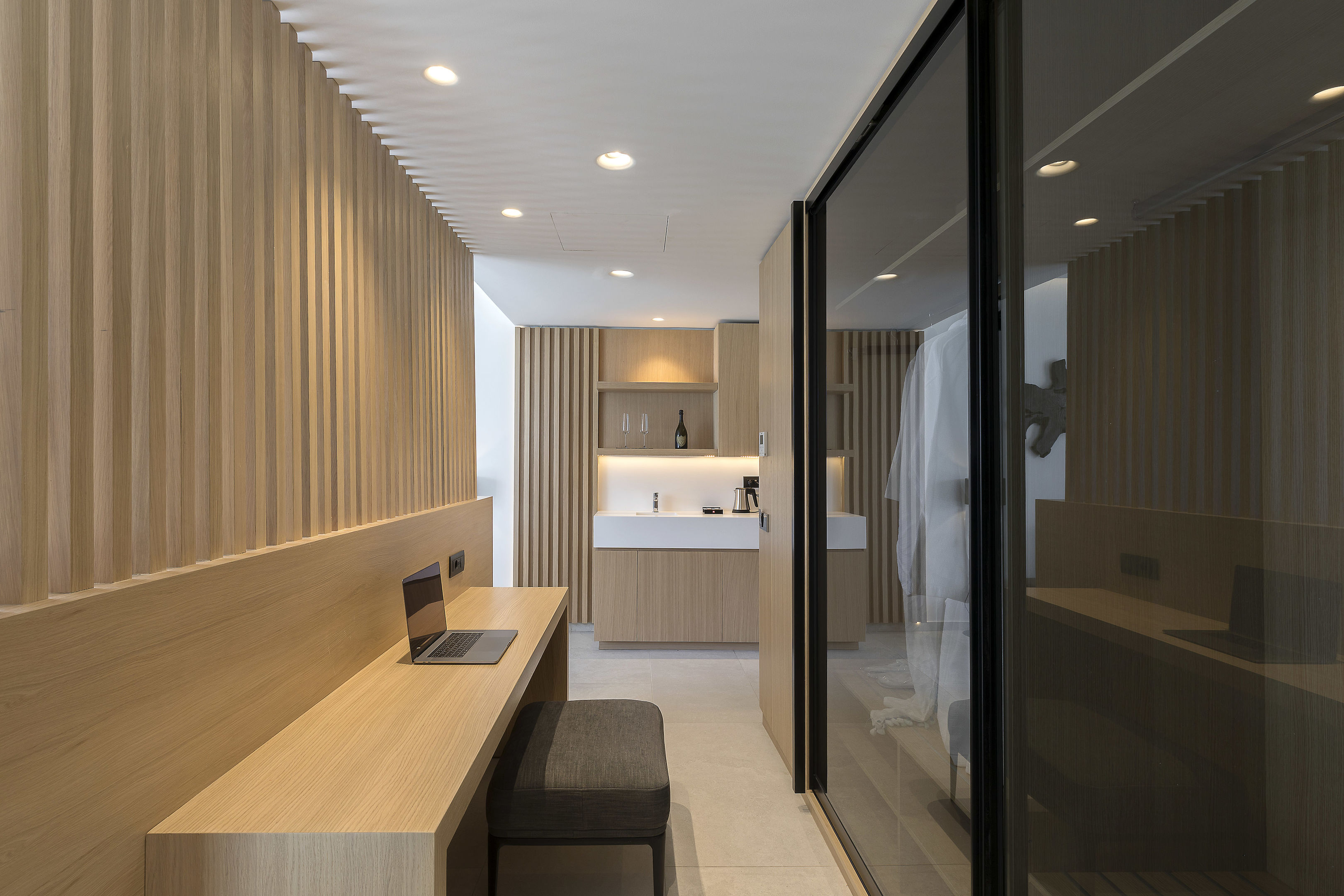 021 - D´Andrea Lagoon All-Suites .jpg