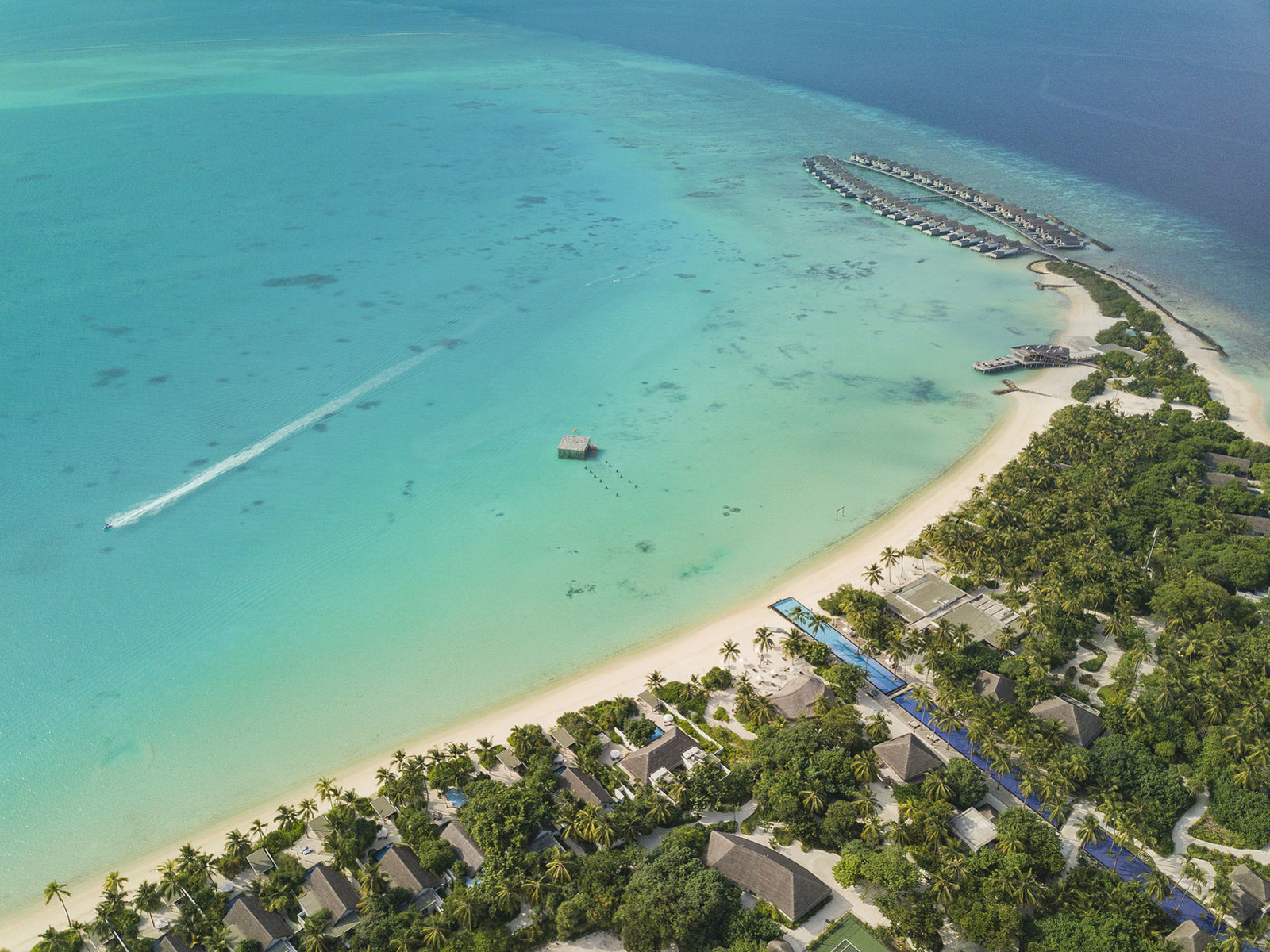 002 - Fairmont Maldives Sirru Fen Fushi.jpg