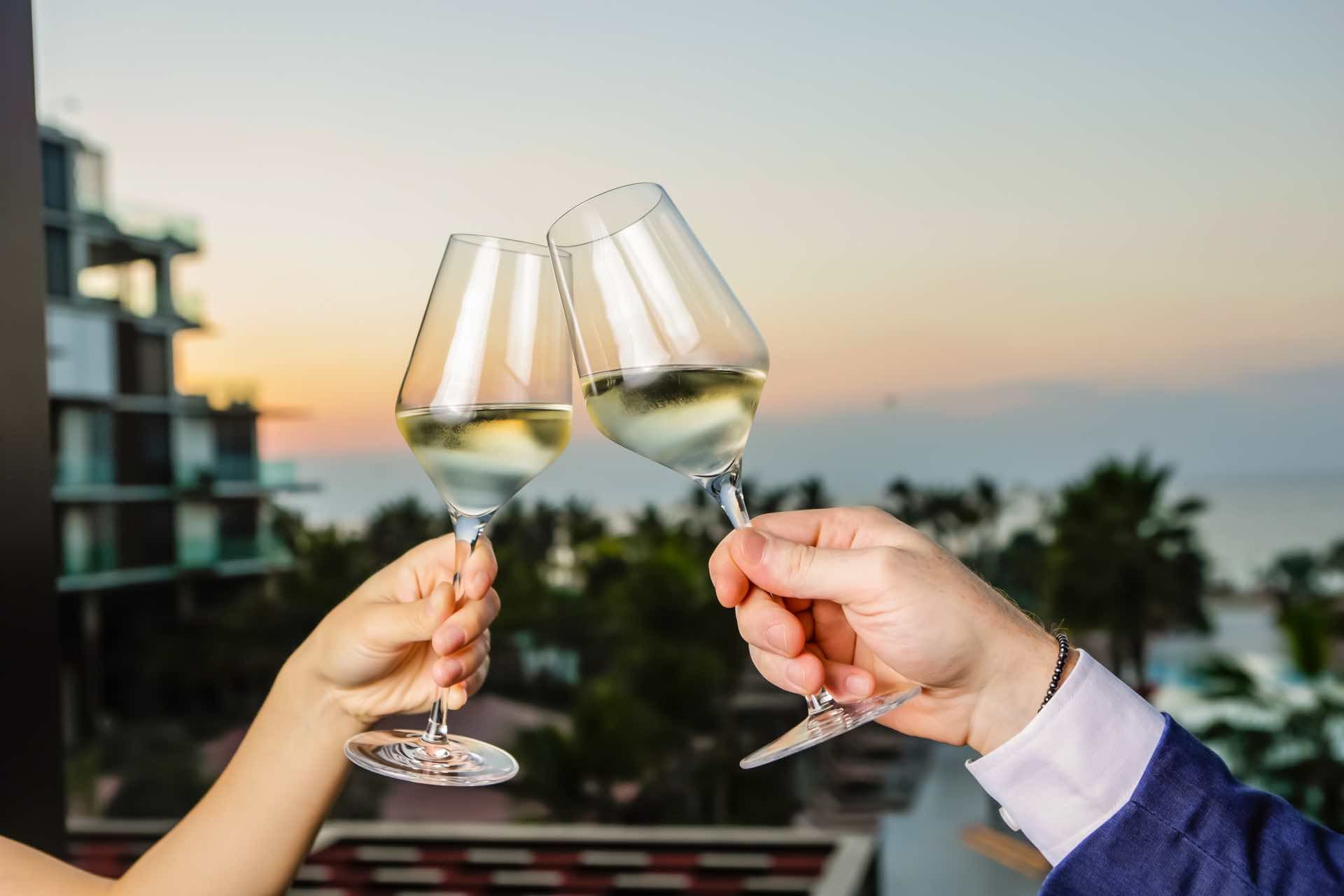 007 - Caesars Palace Bluewaters Dubai.jpg