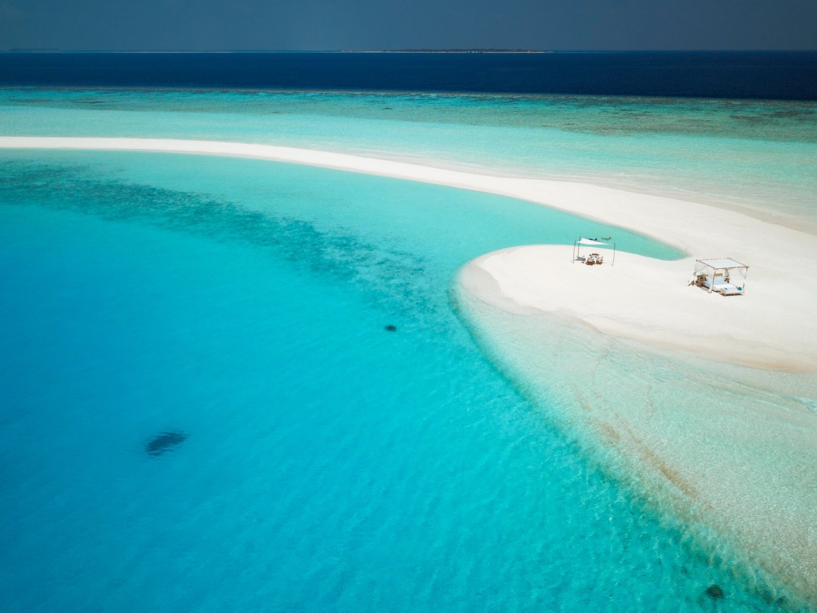 86629174 - Milaidhoo Island.jpg