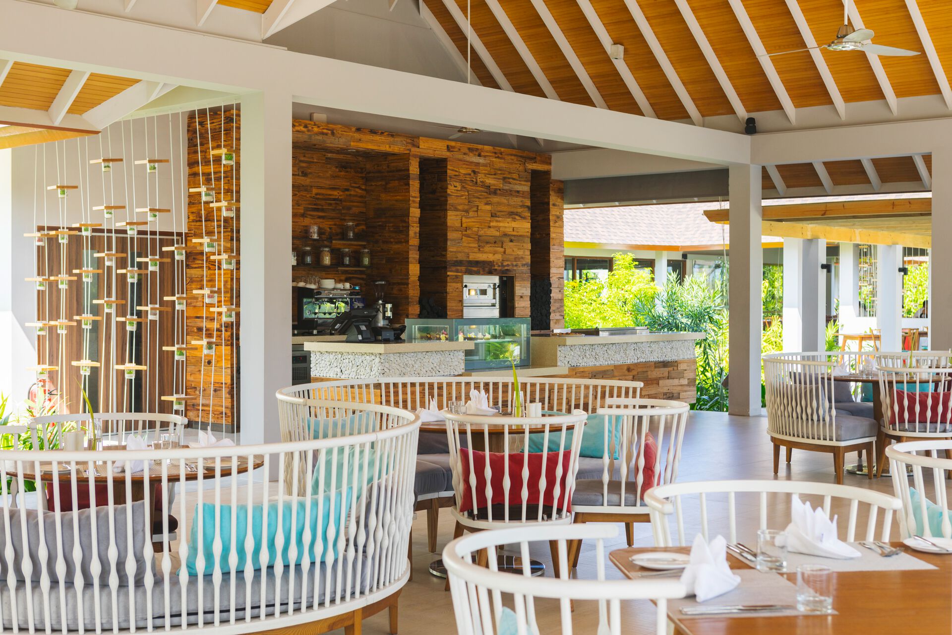 96246207 - Dhigali Maldives.jpg