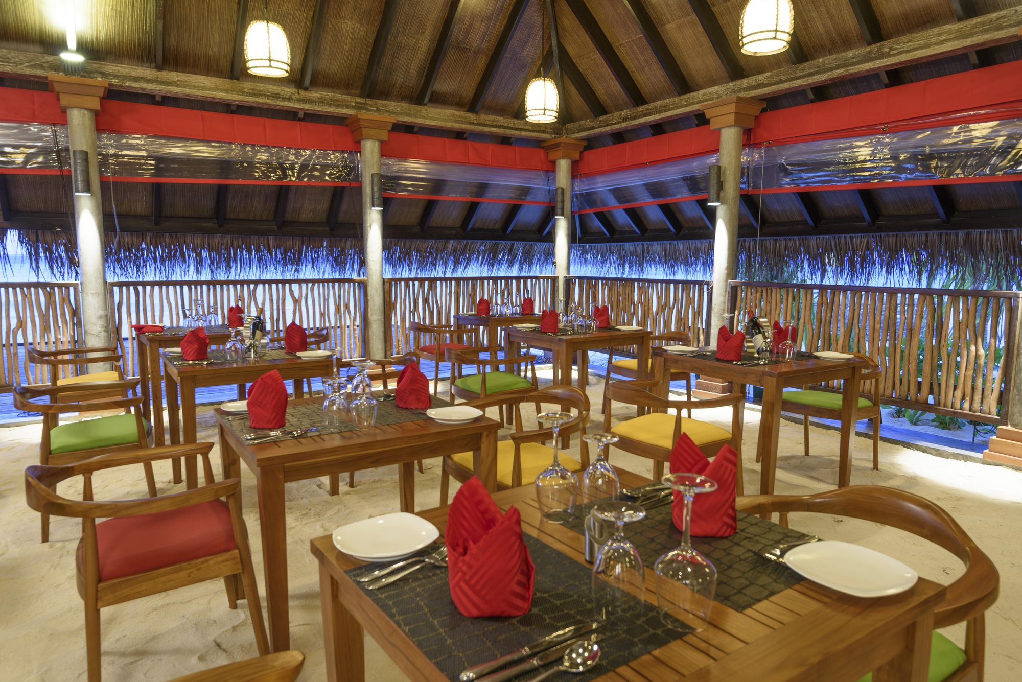 016 - Dhigufaru Island Resort.jpg
