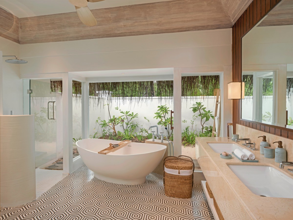 044 - Kanuhura A Sun Resort Maldives.jpg