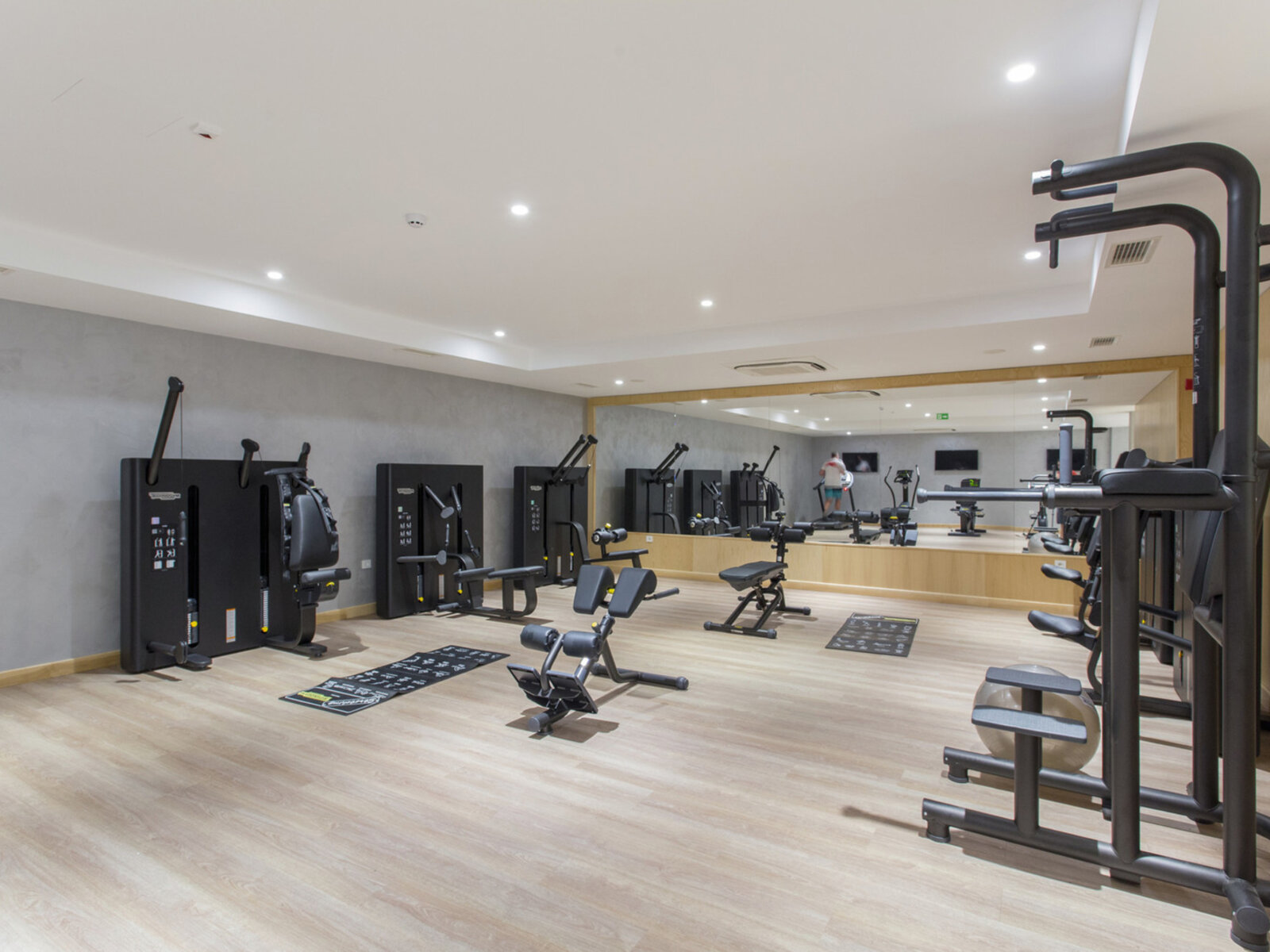 020 - RIU Astoria .jpg