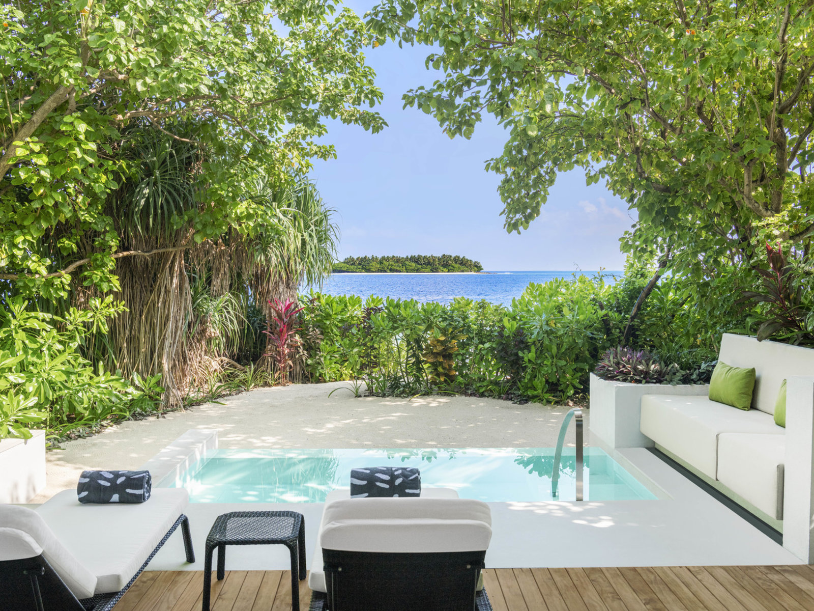 037 - The Westin Maldives Miriandhoo Resort .jpg