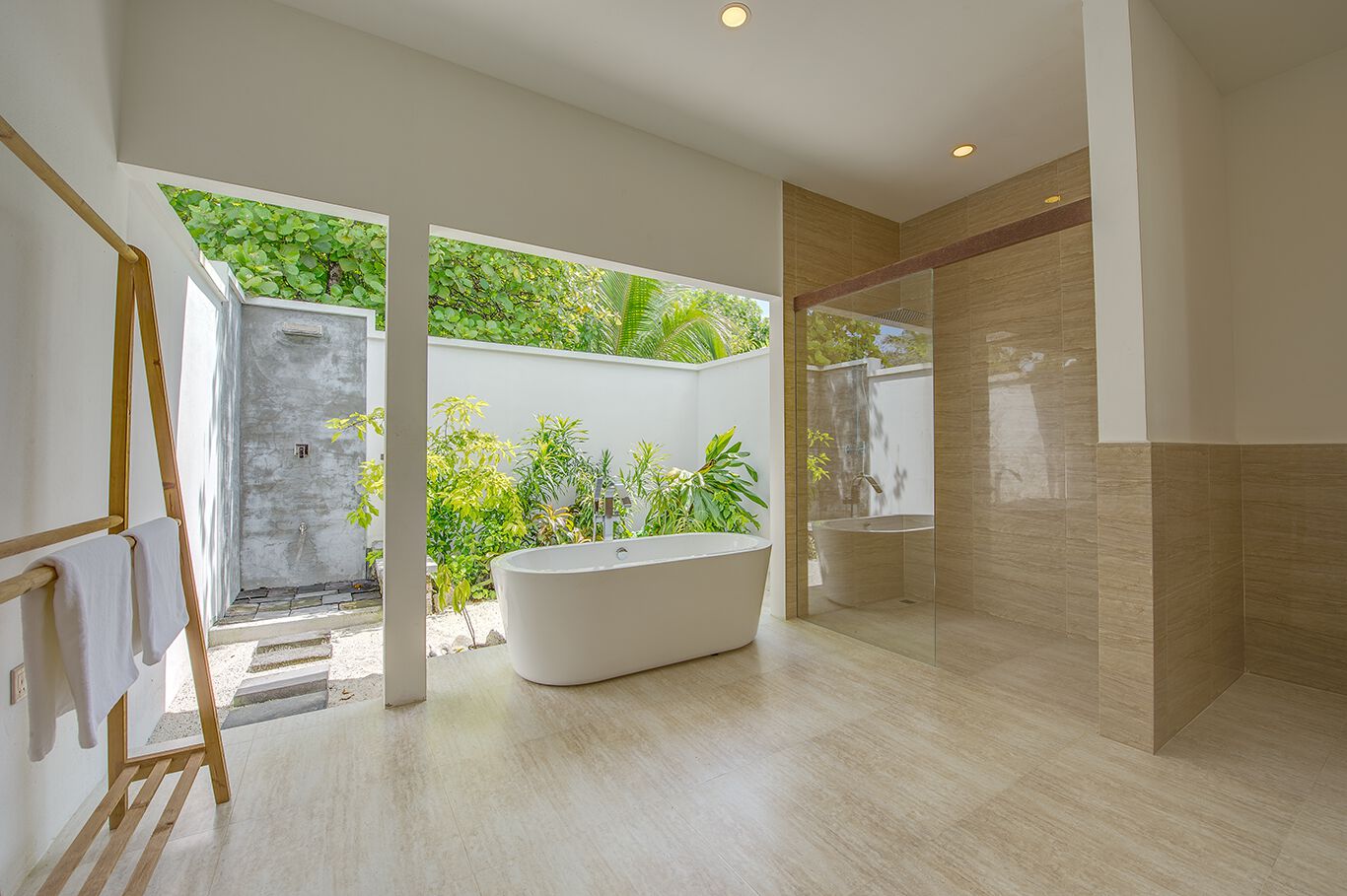 014 - Rahaa Resort .jpg