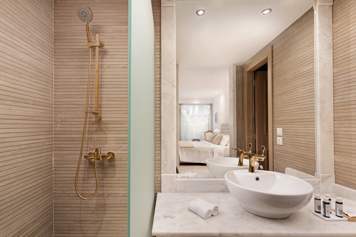 010 - Mythos Panorama.jpg