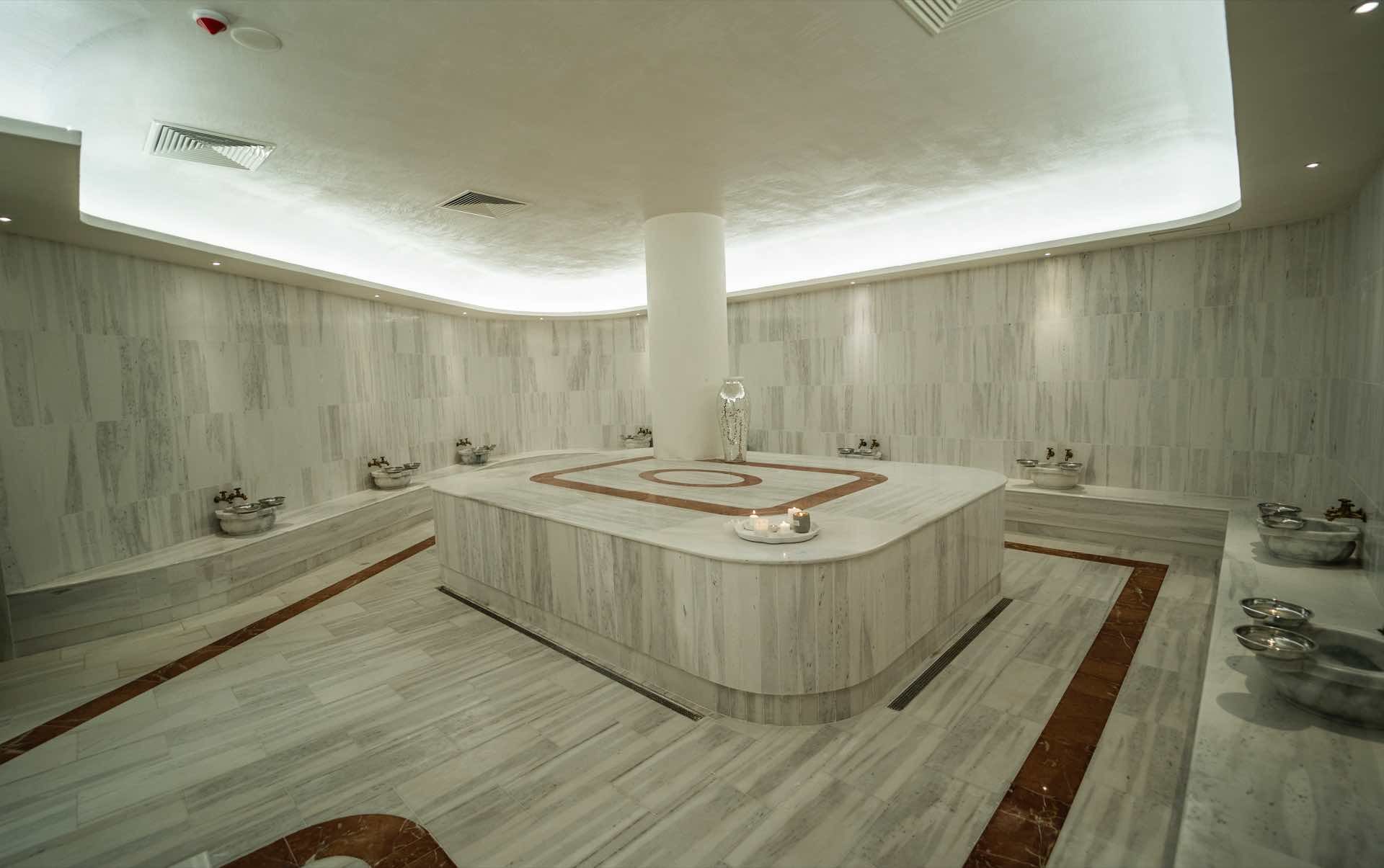 225392586 - Wave Resort.jpg