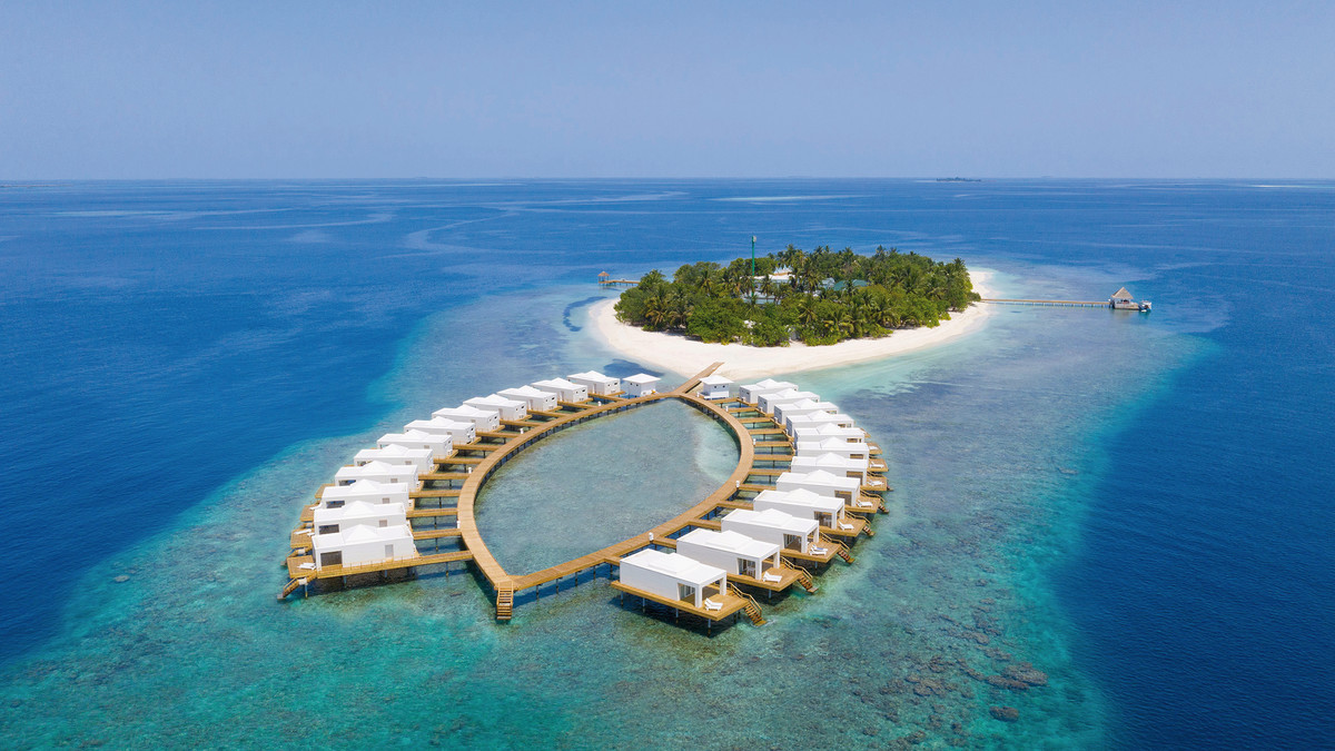 011 - Sandies Bathala.jpg