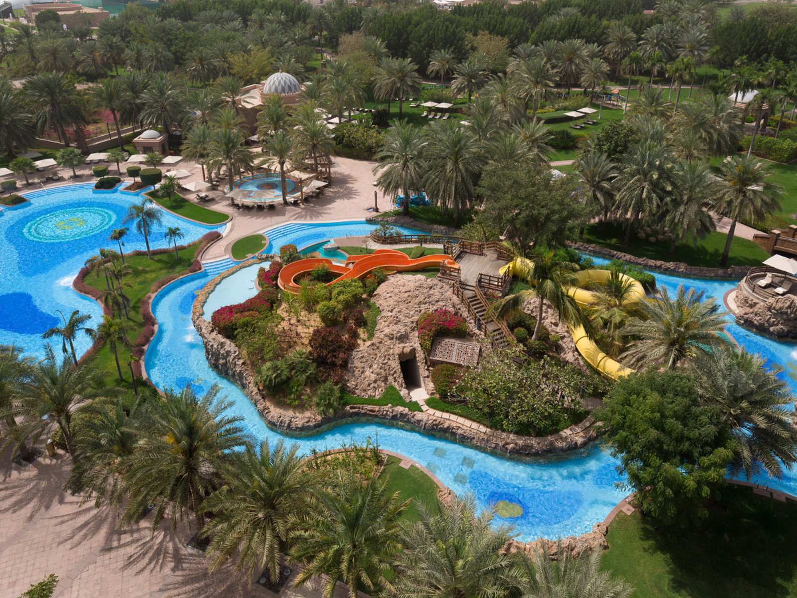 010 - Emirates Palace.jpg