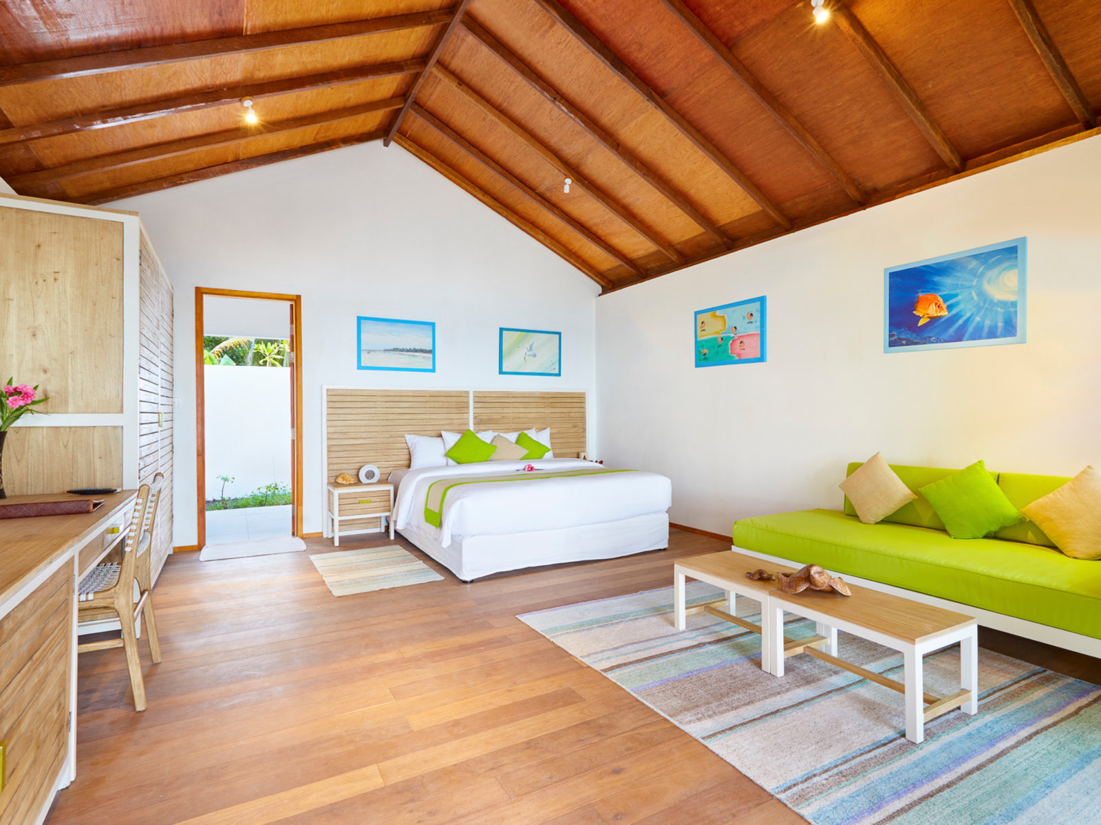 020 - Innahura Maldives Resort.jpg