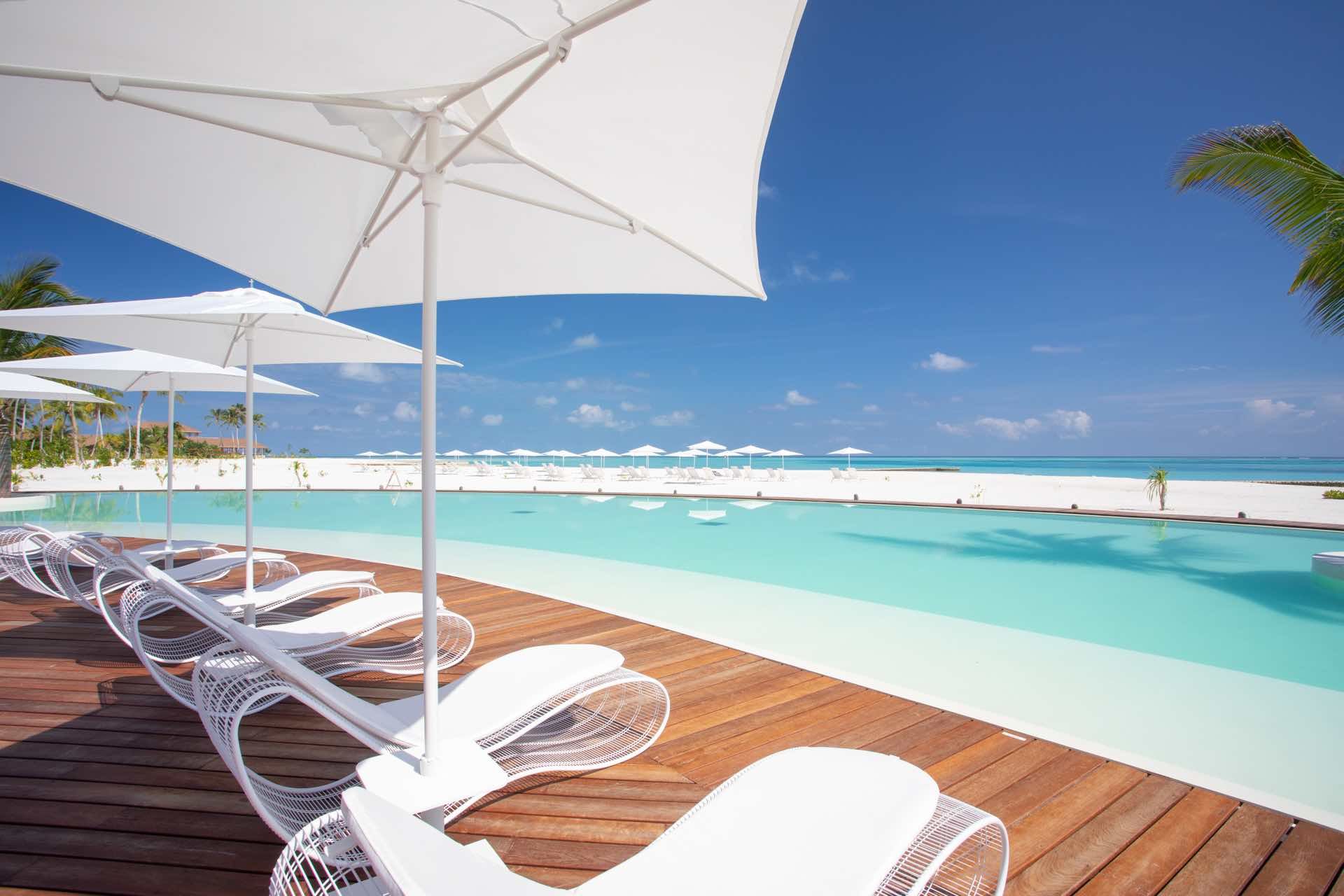 003 - Cinnamon Velifushi Maldives.jpg