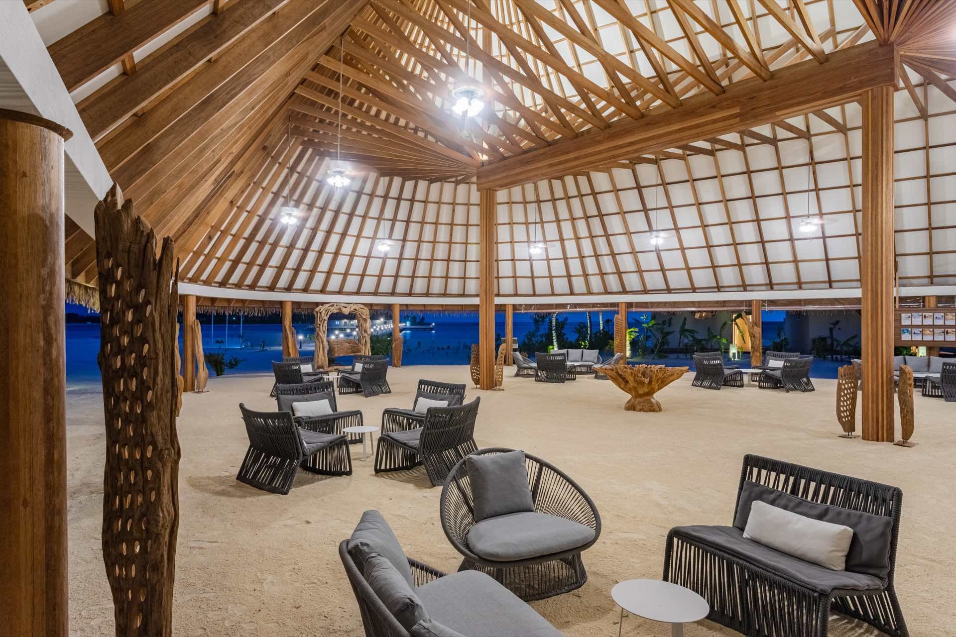 014 - Cinnamon Velifushi Maldives.jpg