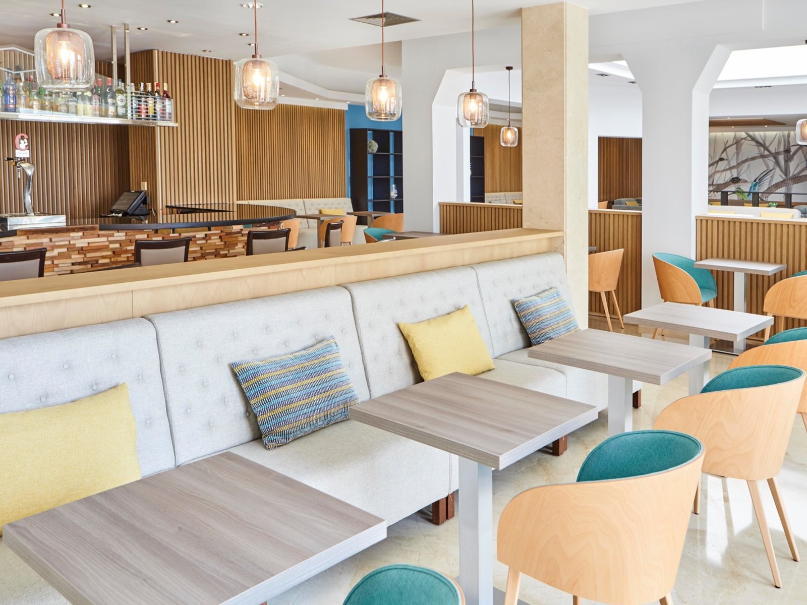 009 - Universal Grand Leon & SPA.jpg