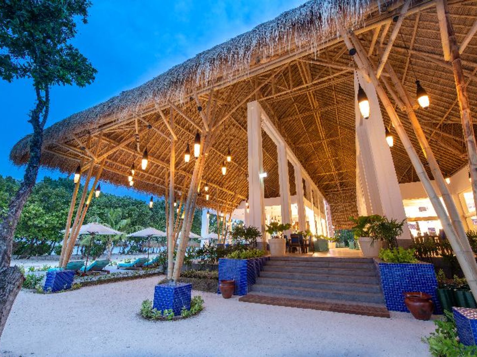 025 - Emerald Maldives Resort & Spa.jpg