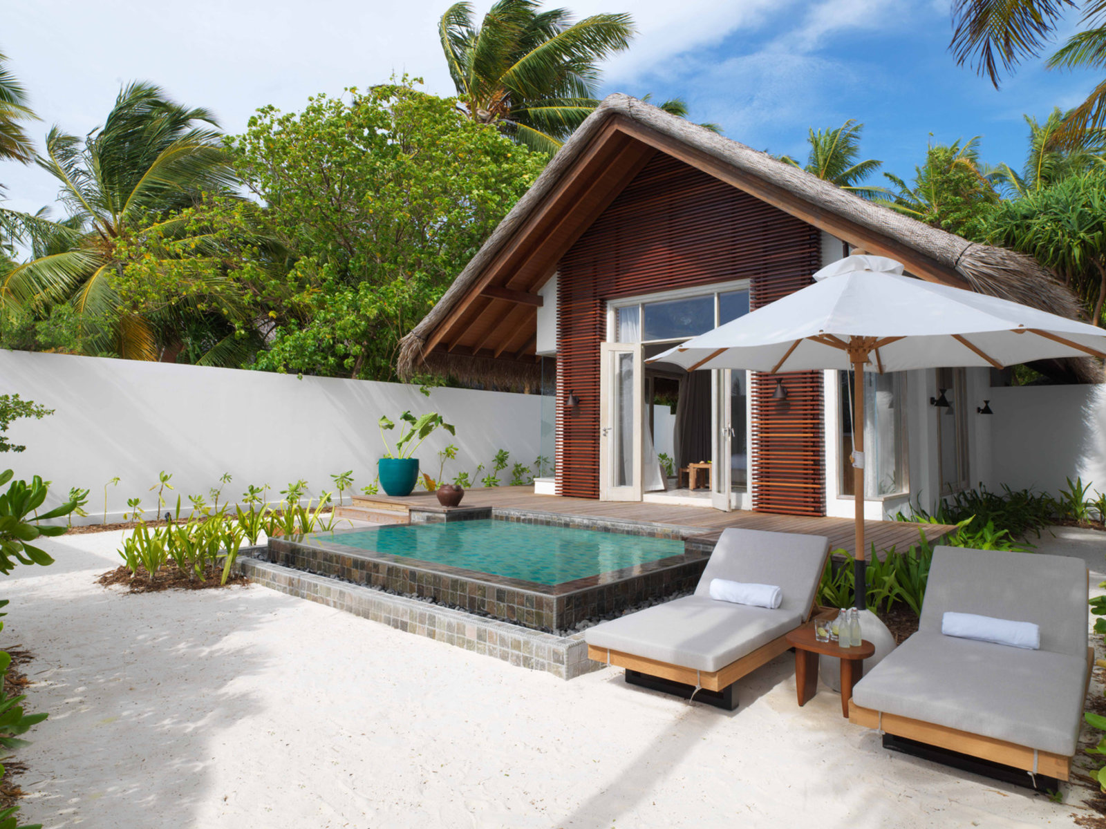 049 - Fairmont Maldives Sirru Fen Fushi.jpg