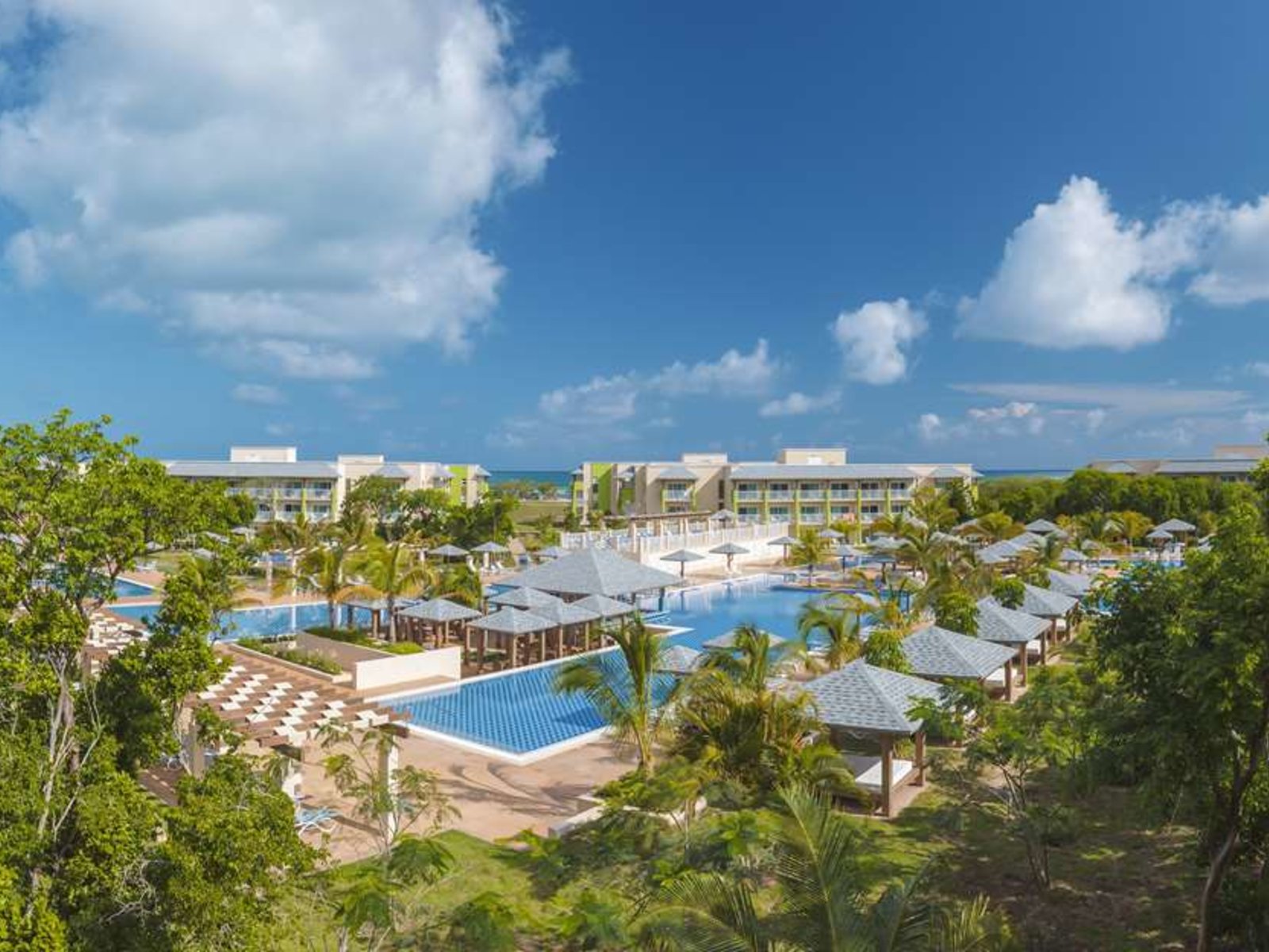 050 - Melia Jardines del Rey.jpg