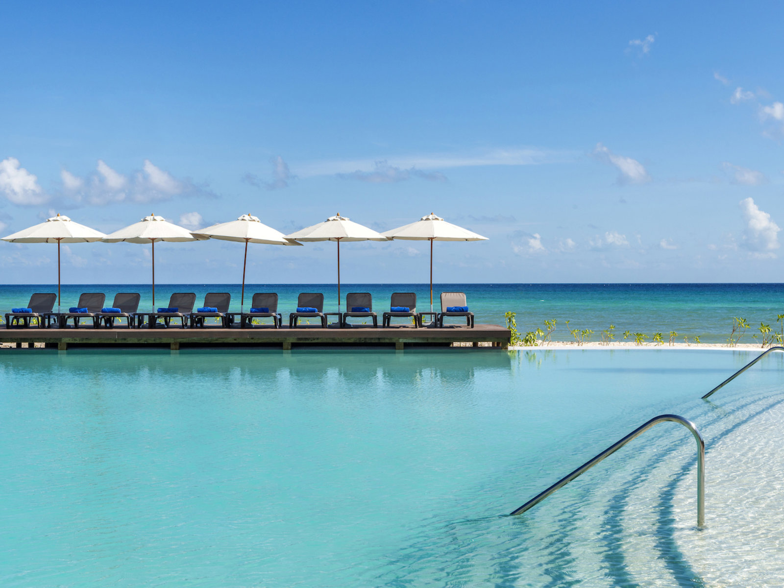 011 - Ocean Riviera Paradise.jpg