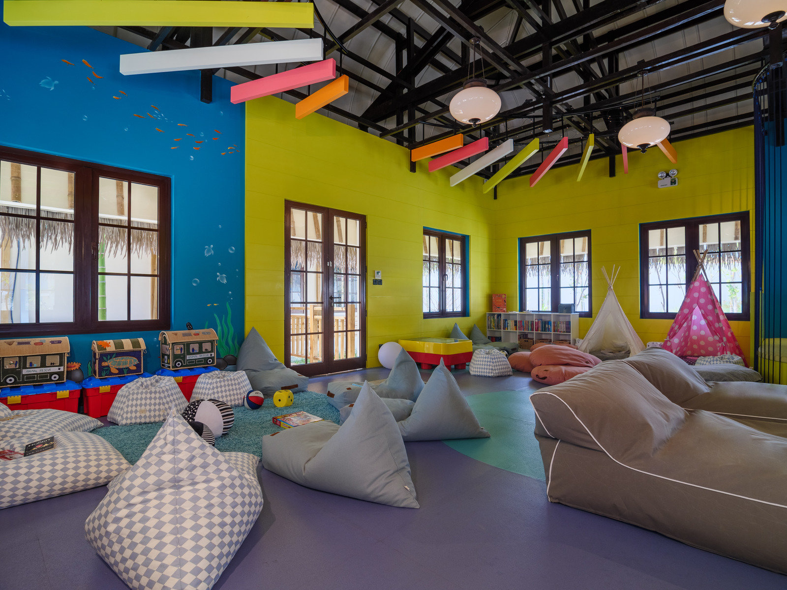 033 - SAii Lagoon Maldives, Curio Collection by Hilton.jpg