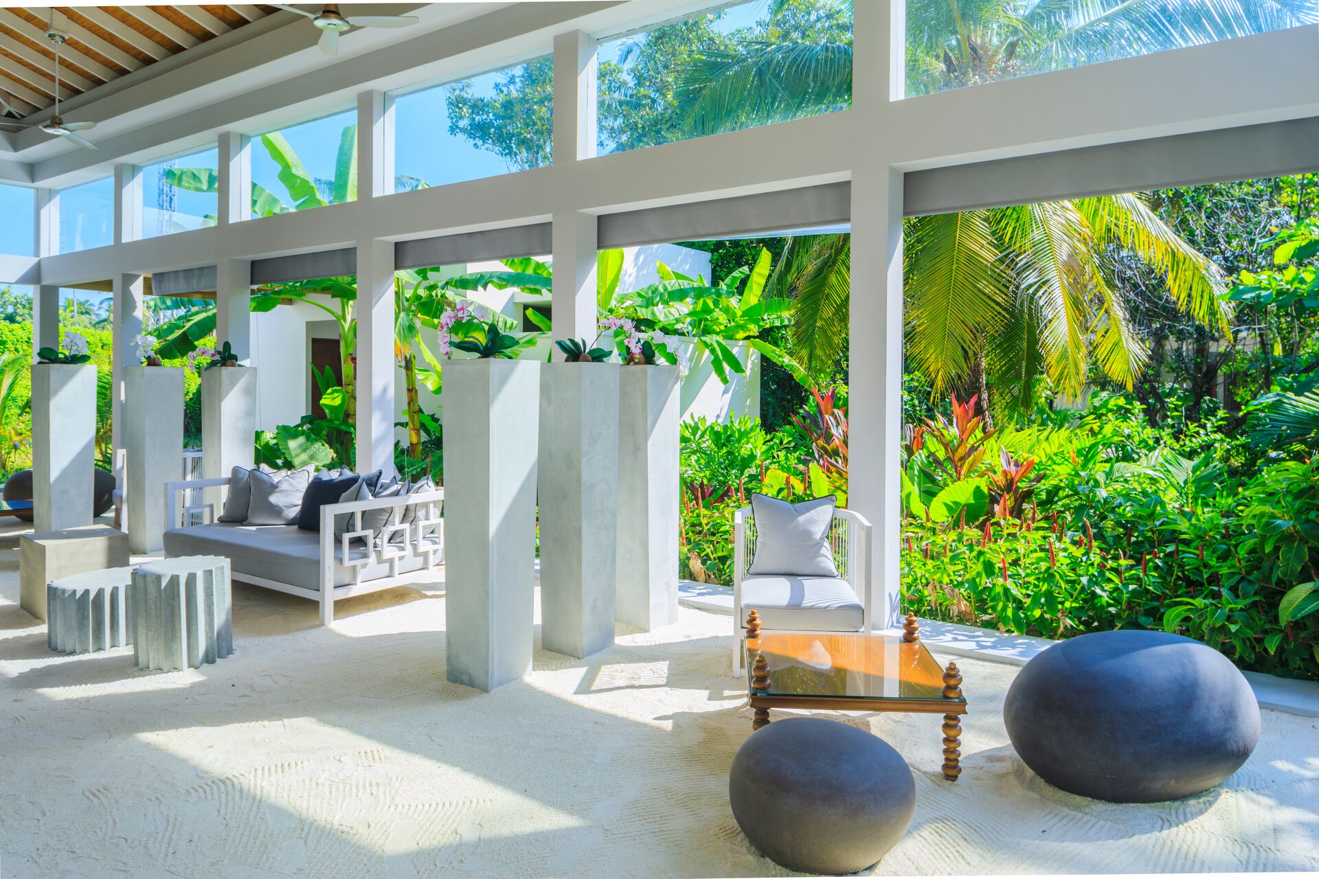 96246200 - Dhigali Maldives.jpg