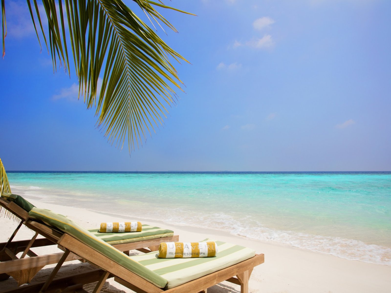 008 - Furaveri Island Resort & Spa.jpg