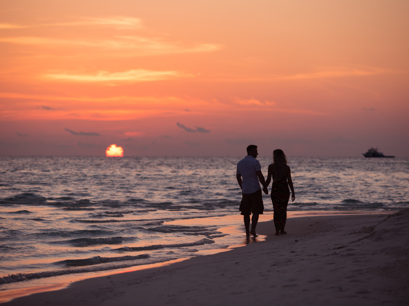 008 - Innahura Maldives Resort.jpg