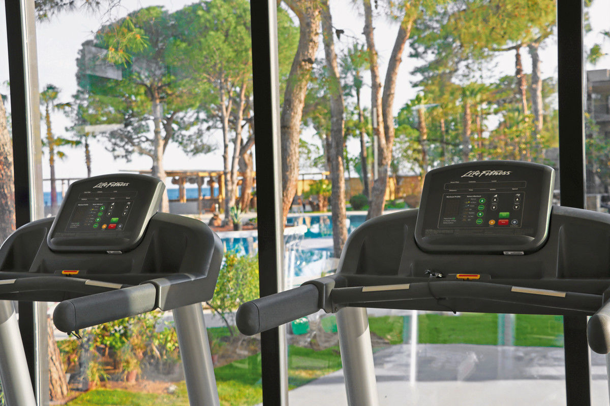 039 - BALMY Beach Resort Kemer.jpg