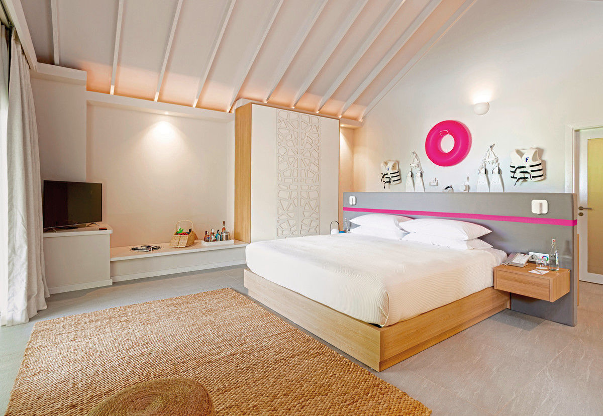 005 - The Standard, Huruvalhi Maldives.jpg