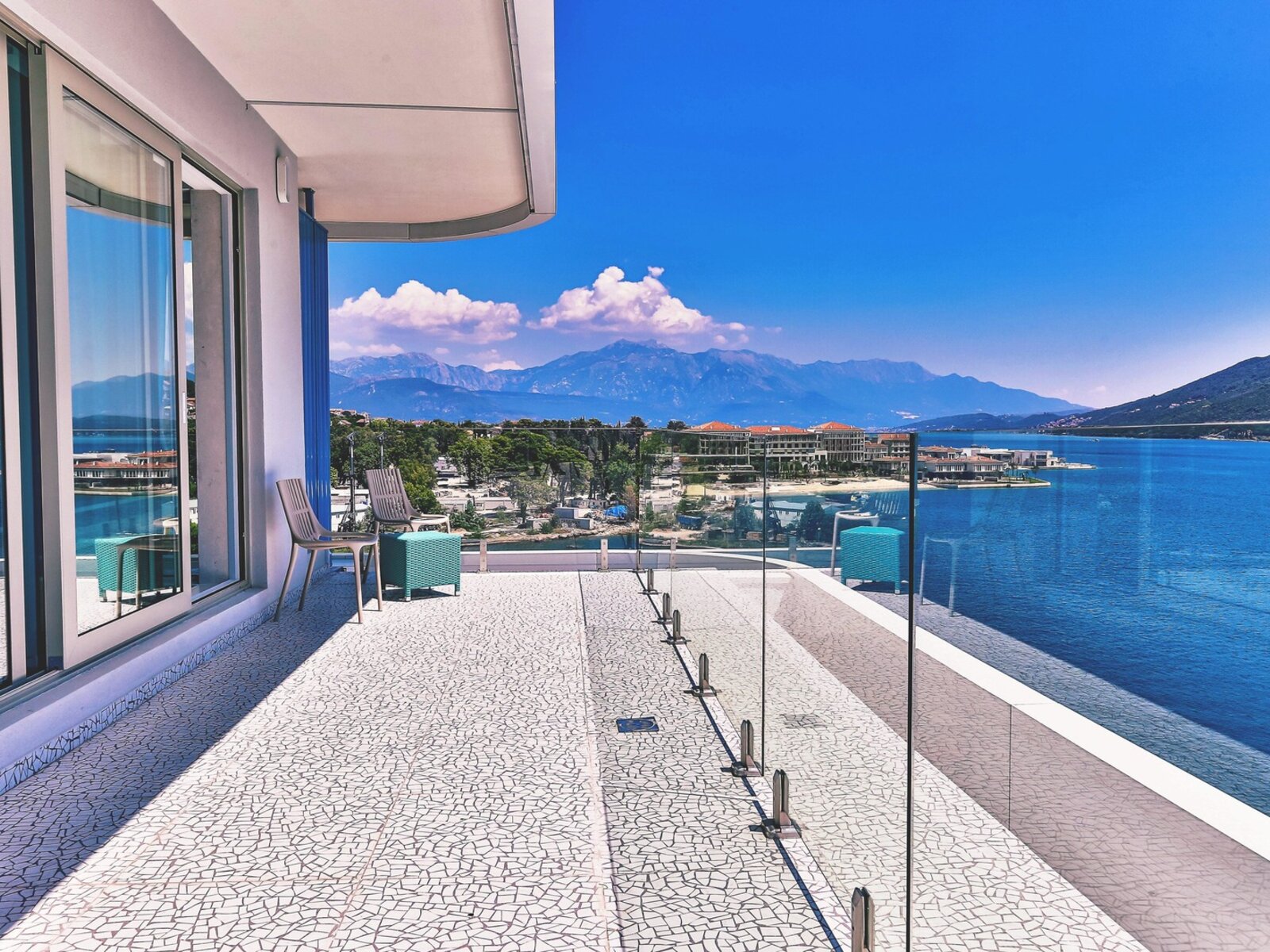 028 - Carine Hotel Kumbor .jpg