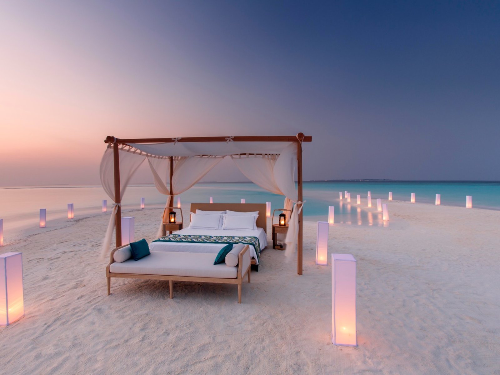 86629166 - Milaidhoo Island.jpg