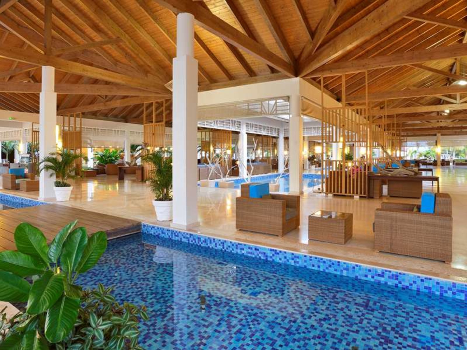 012 - Melia Jardines del Rey.jpg