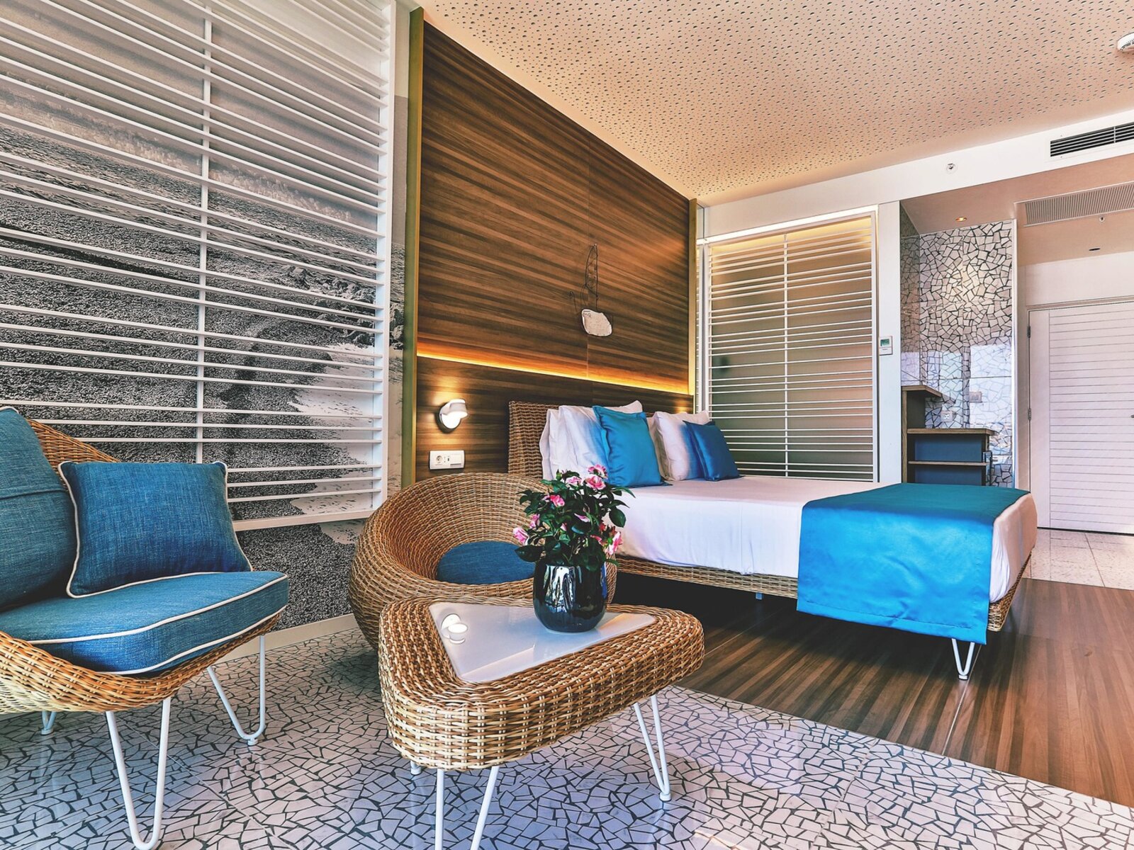 012 - Carine Hotel Kumbor .jpg