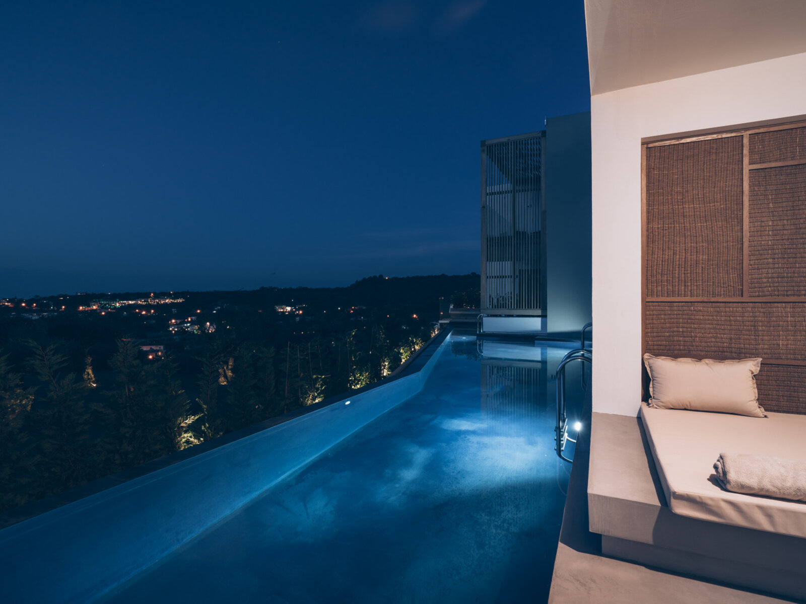 85032628 - Zante Maris Suites.jpg