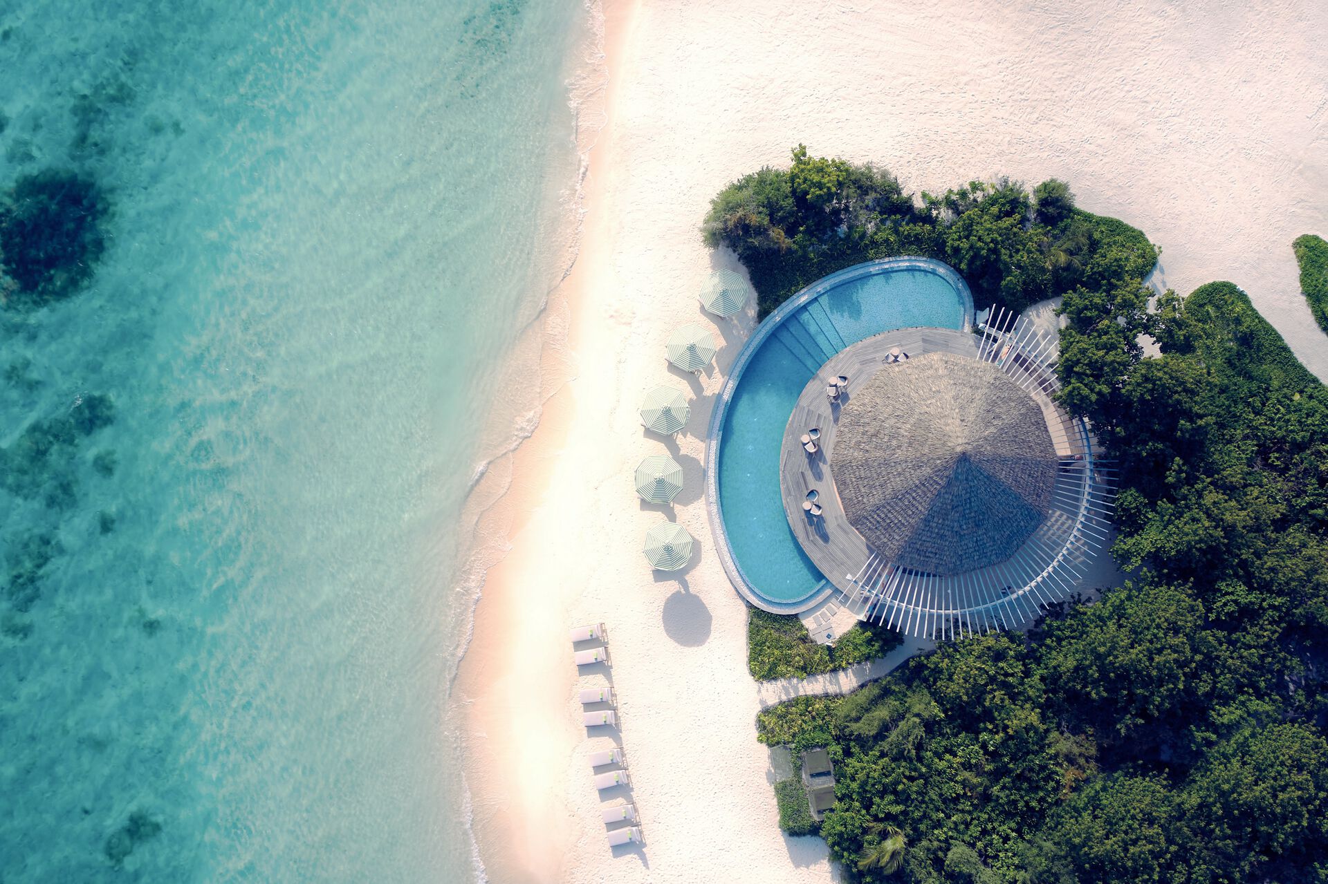 011 - Le Meridien Maldives Resort & Spa.jpg