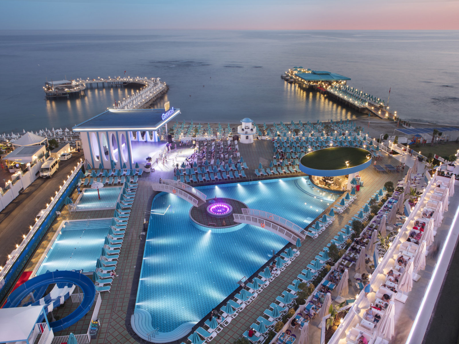 005 - Granada Luxury Beach.jpg