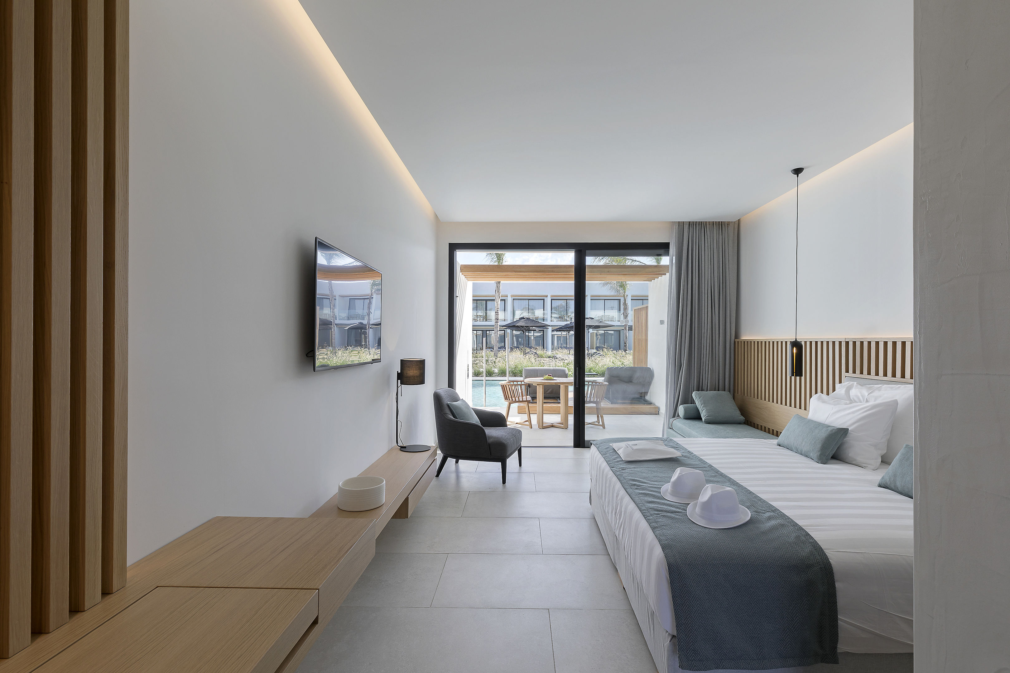 014 - D´Andrea Lagoon All-Suites .jpg