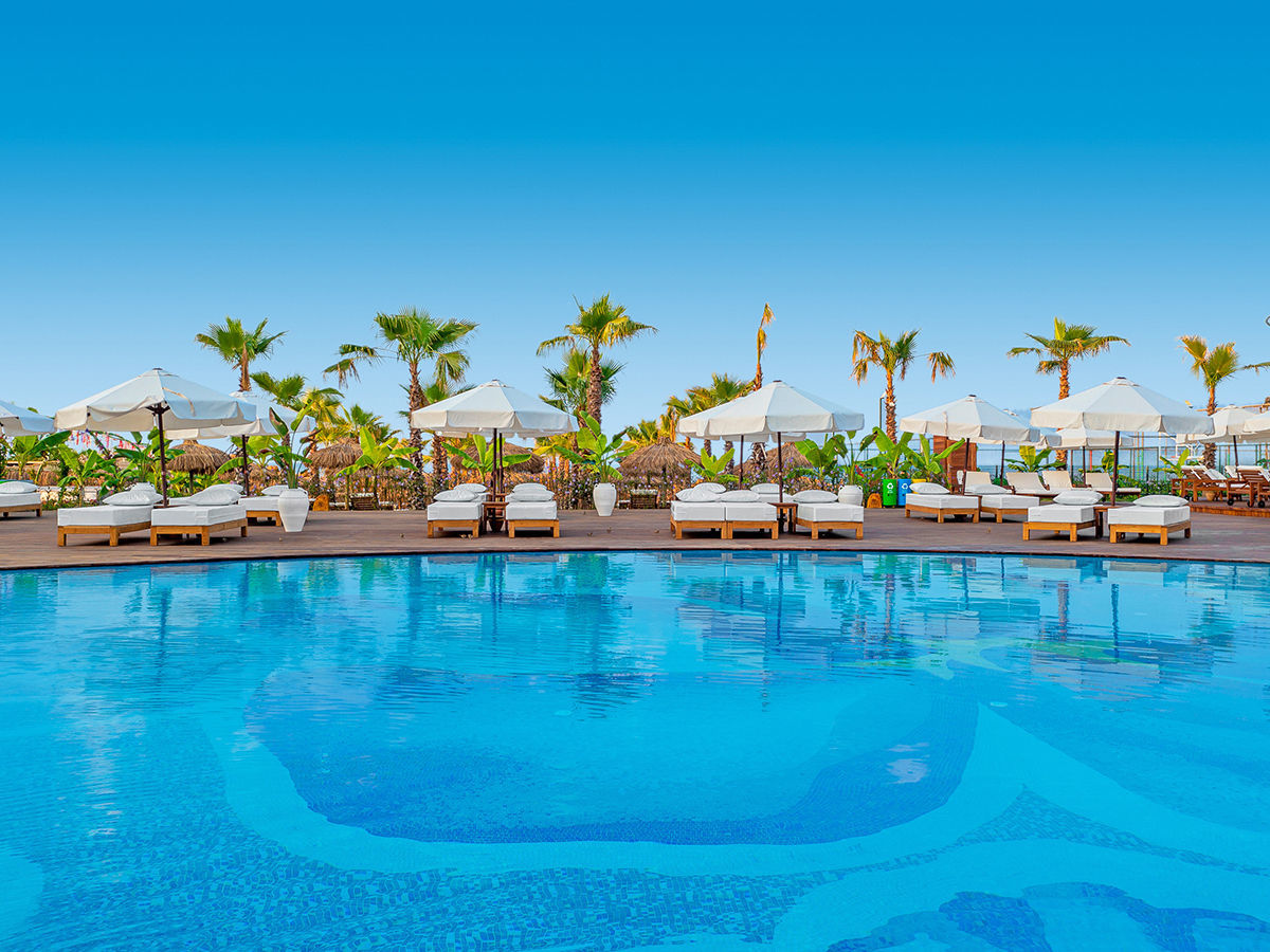 007 - Rubi Platinum Sign.jpg