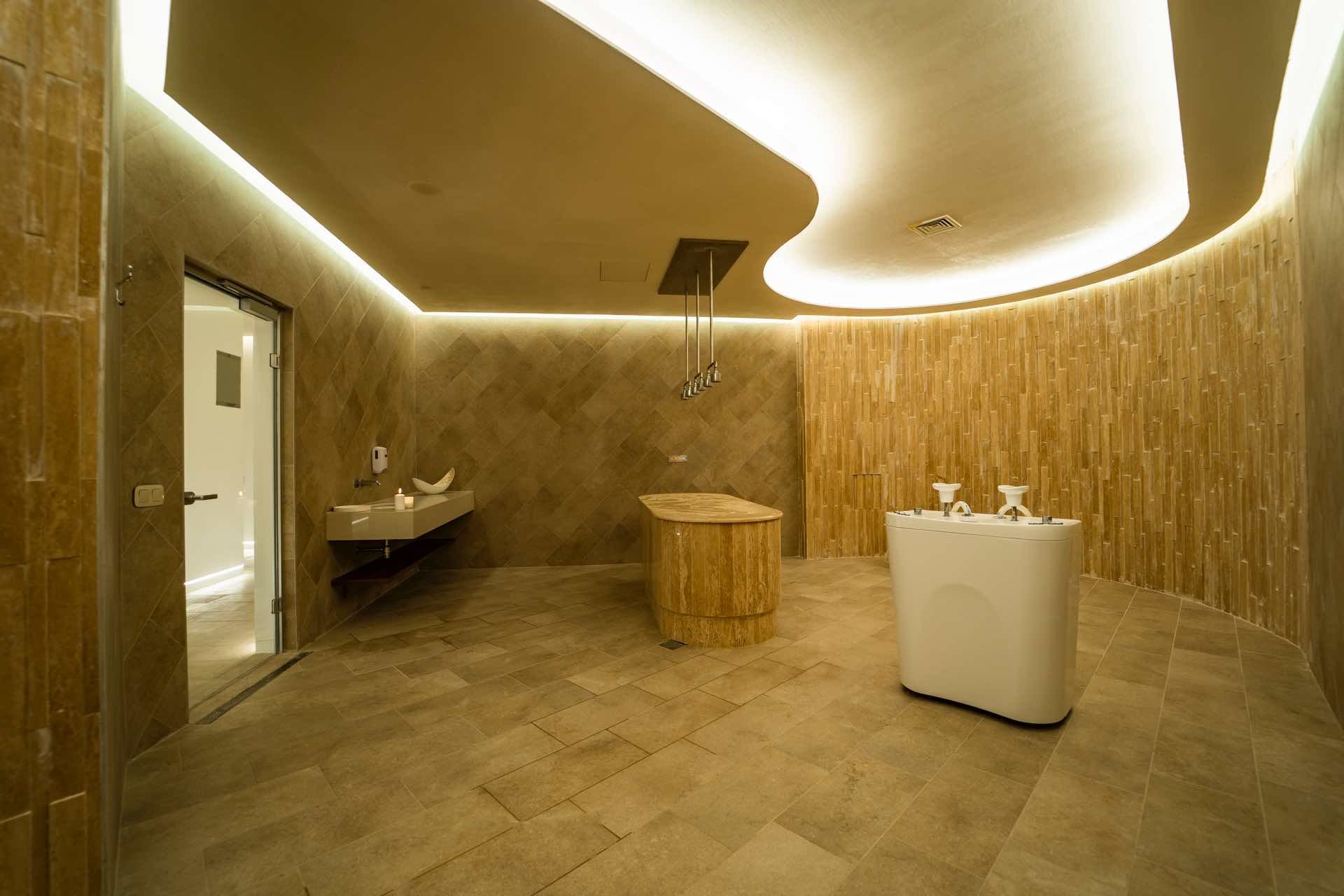 225392576 - Wave Resort.jpg