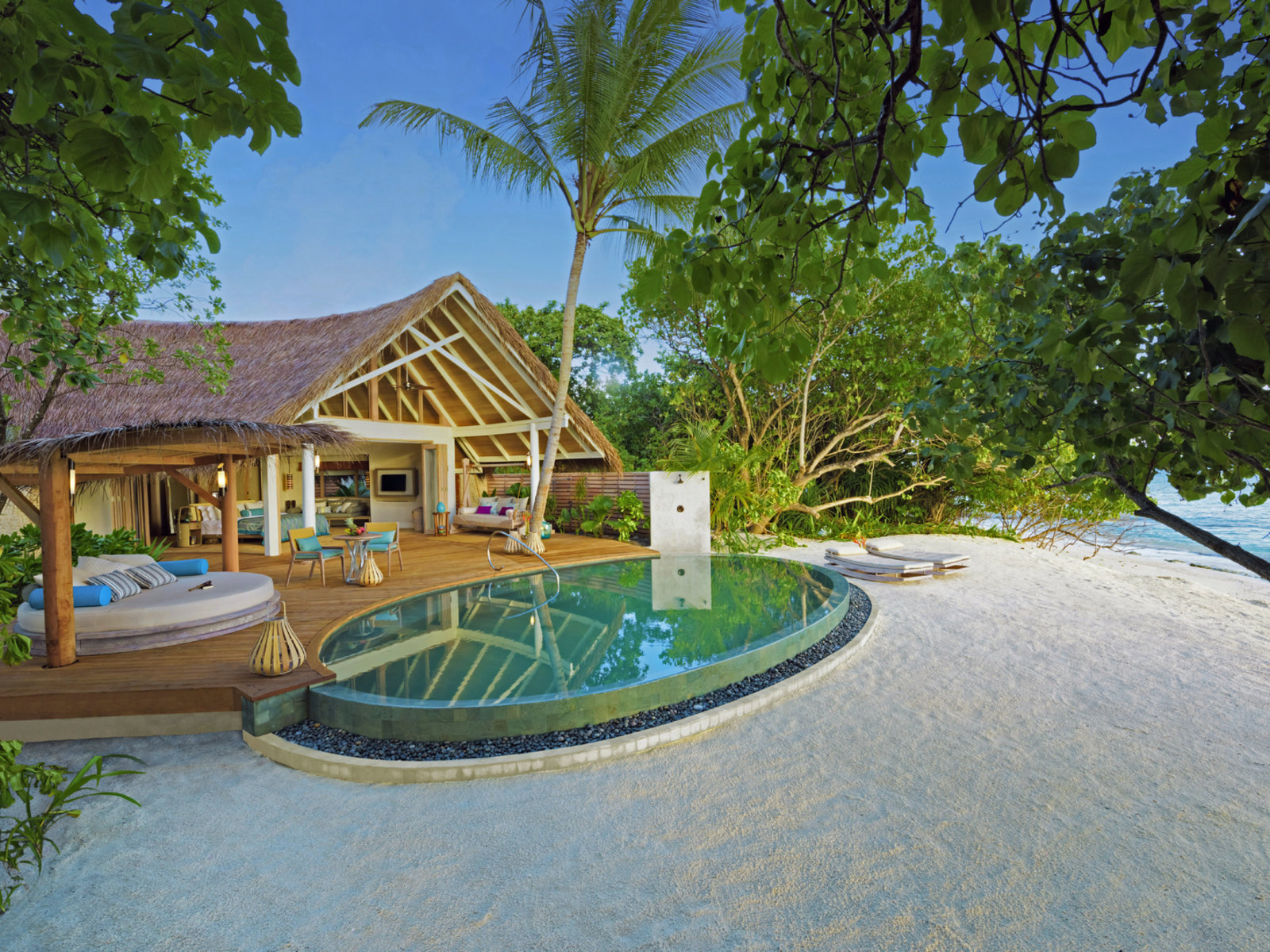 86629165 - Milaidhoo Island.jpg