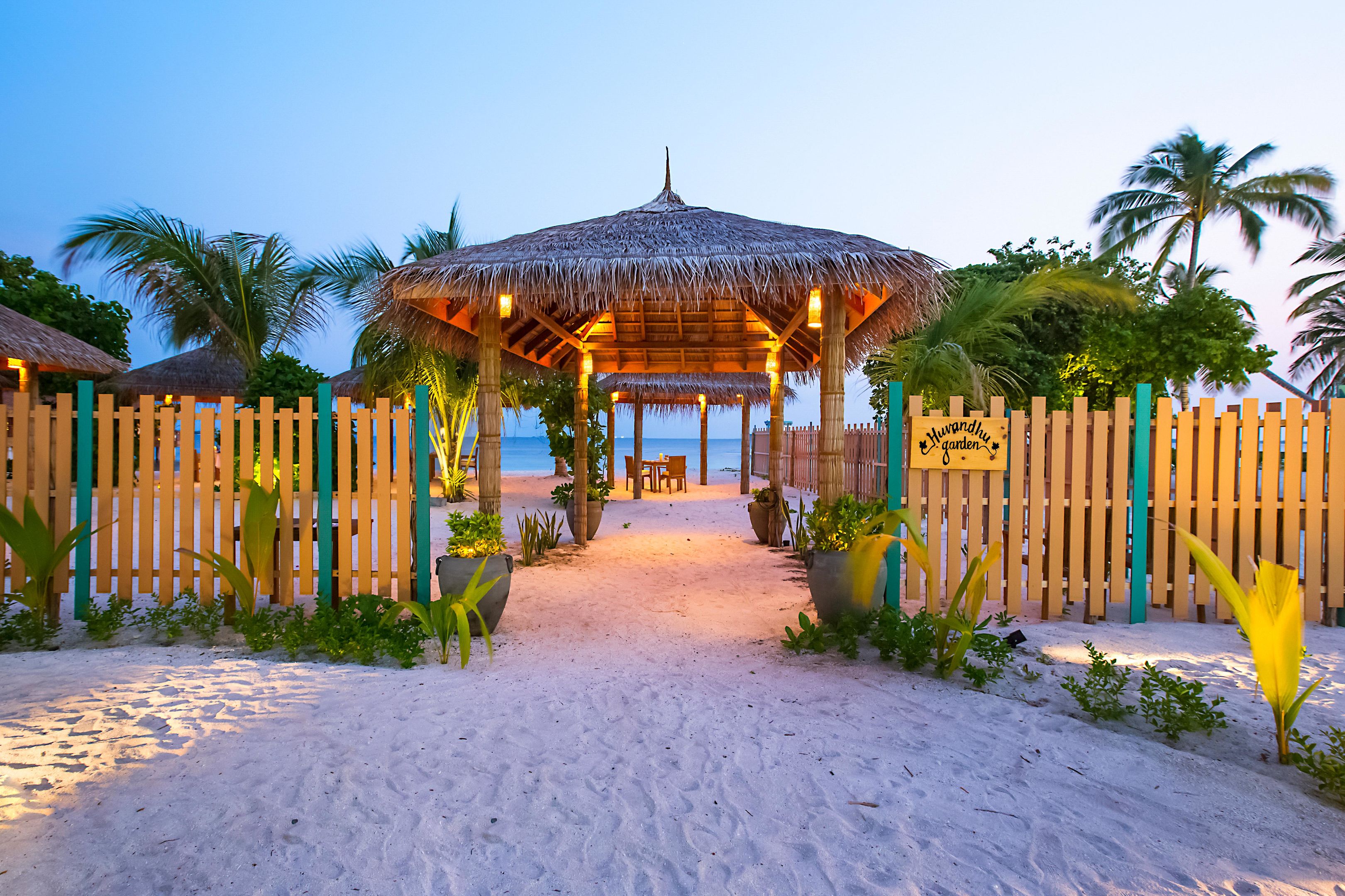 026 - Reethi Faru Resort.jpg