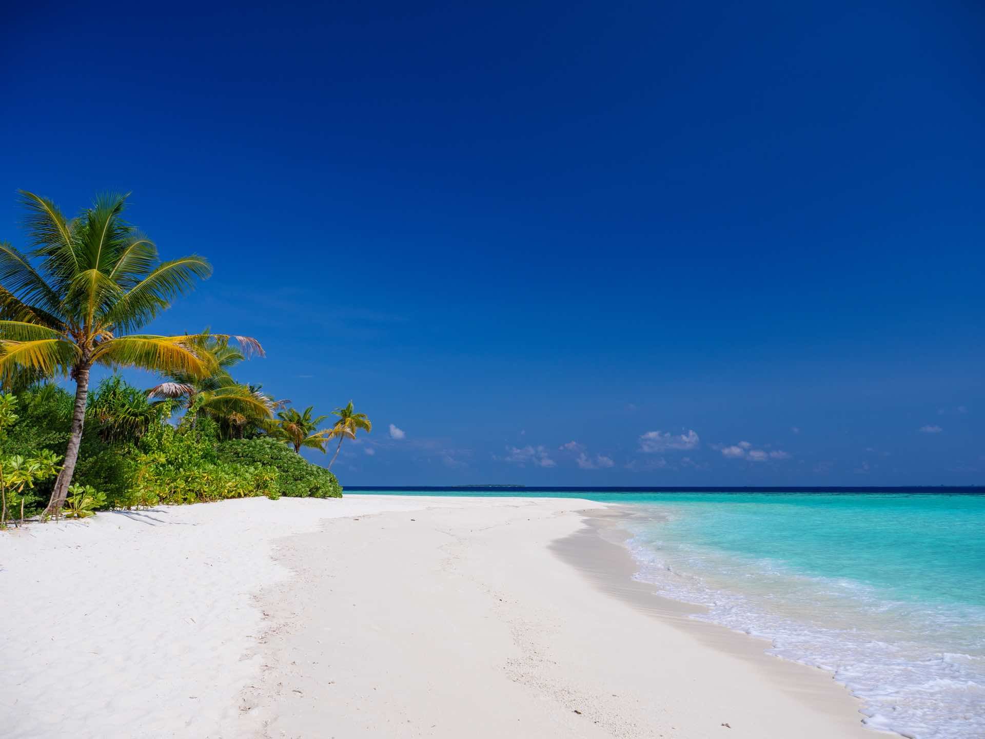 005 - The Standard, Huruvalhi Maldives.jpg