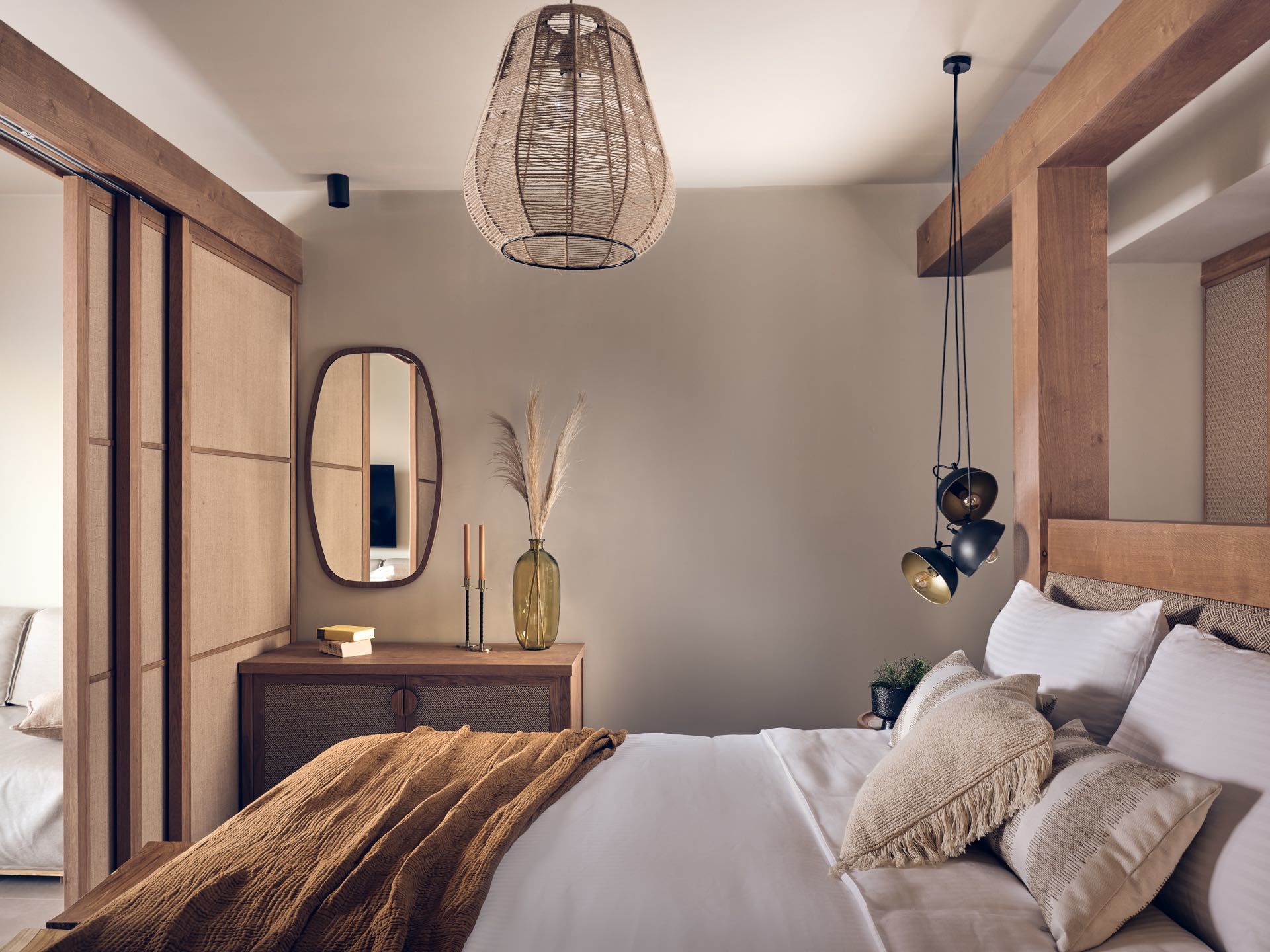 032 - The Royal Senses.jpg