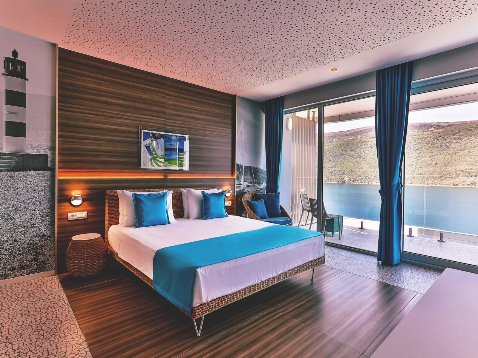 032 - Carine Hotel Kumbor .jpg