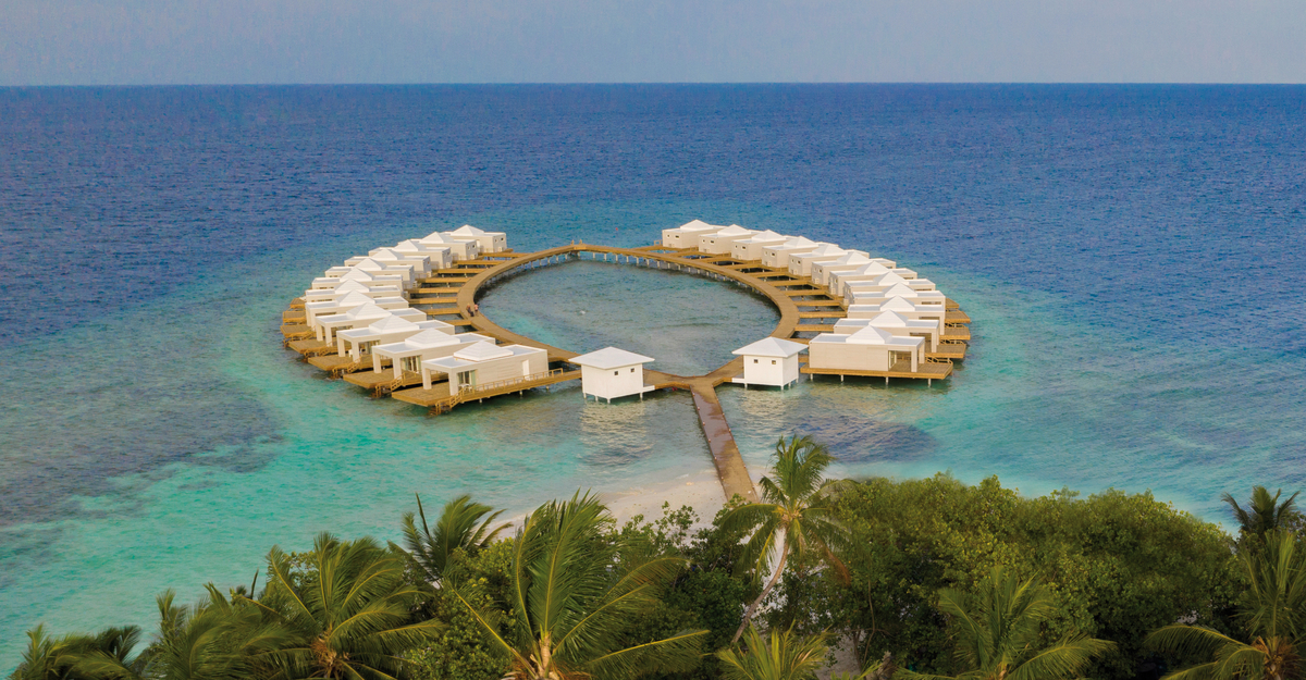 004 - Sandies Bathala.jpg