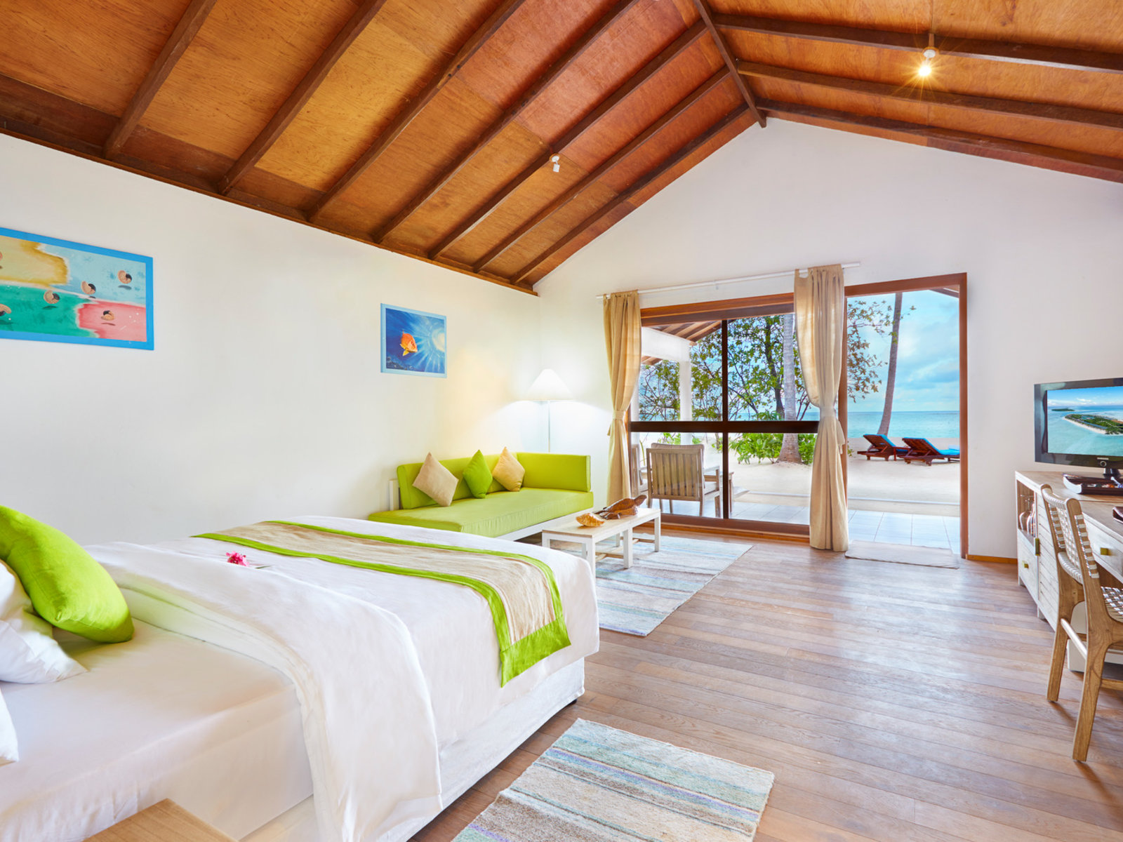 022 - Innahura Maldives Resort.jpg